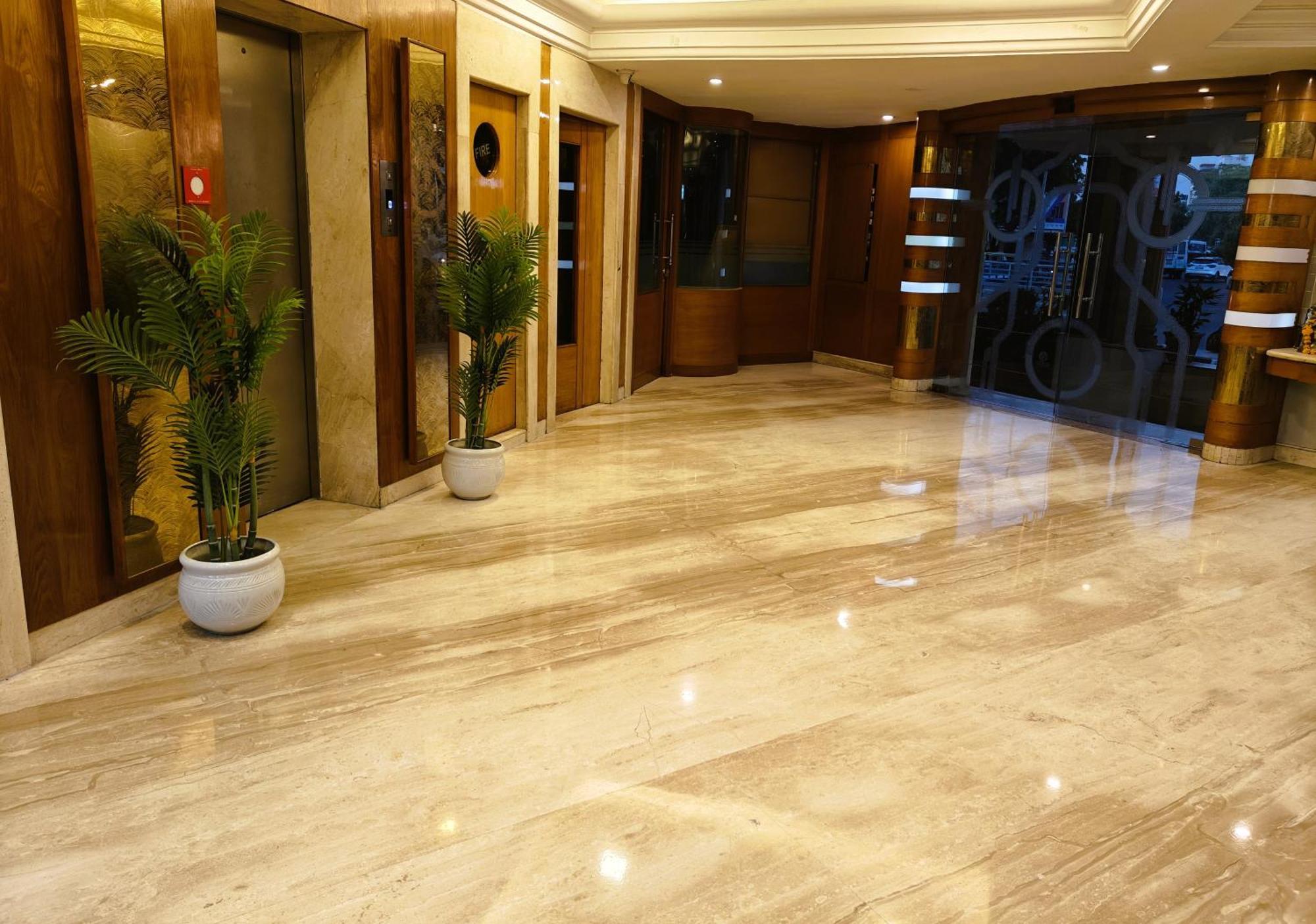 Chandra Hotel 3*