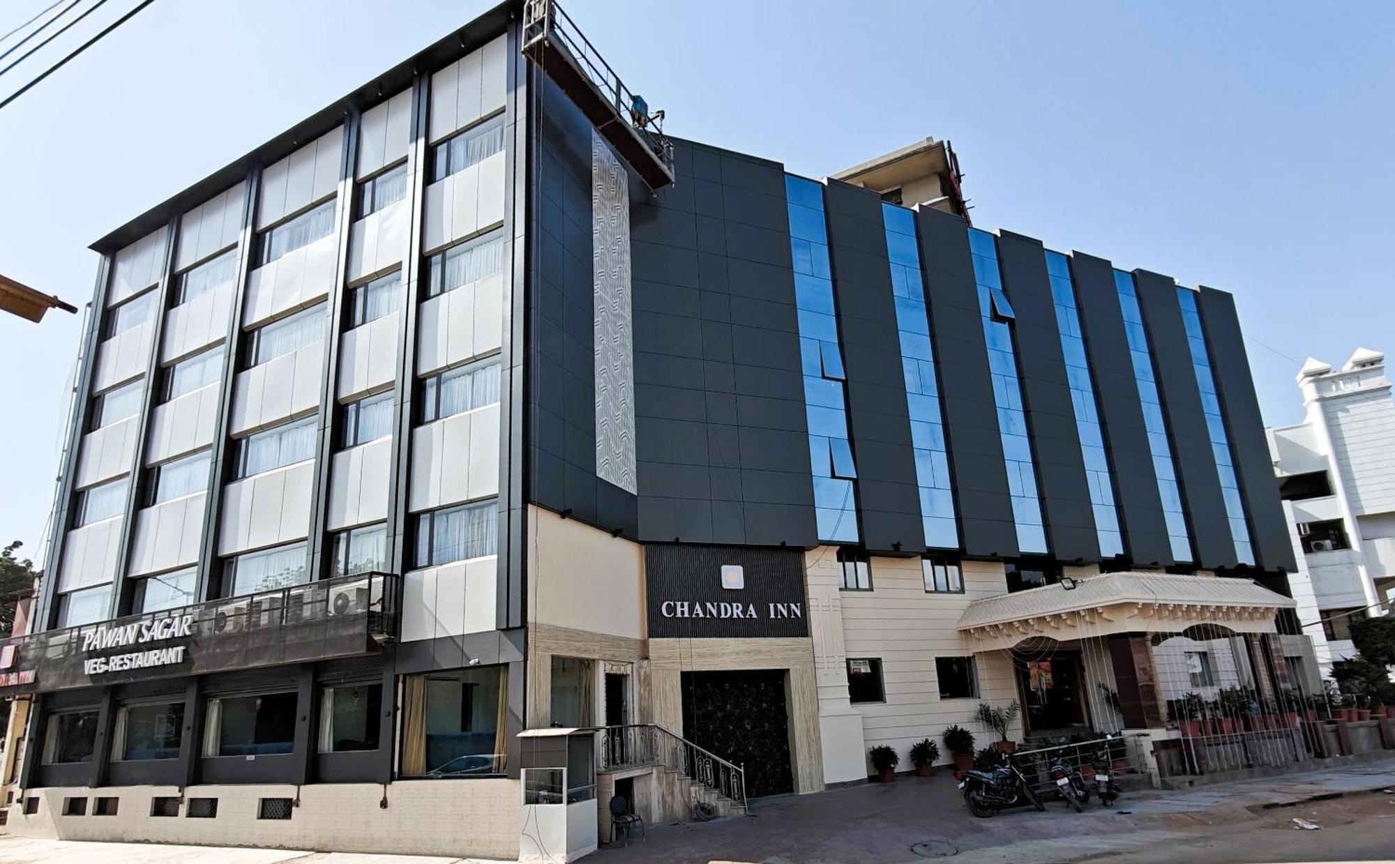 Chandra Hotel 3*