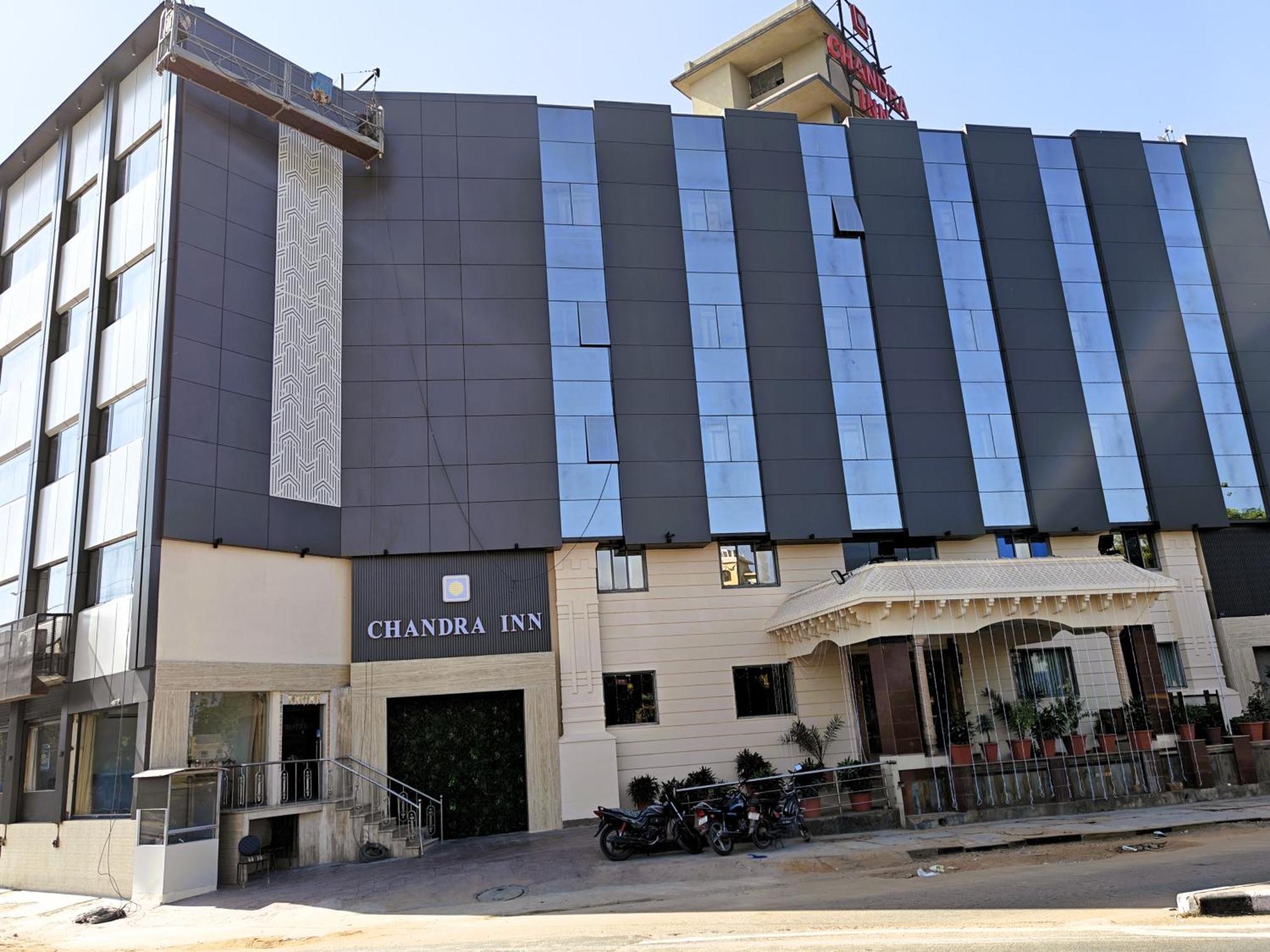 Chandra Hotel
