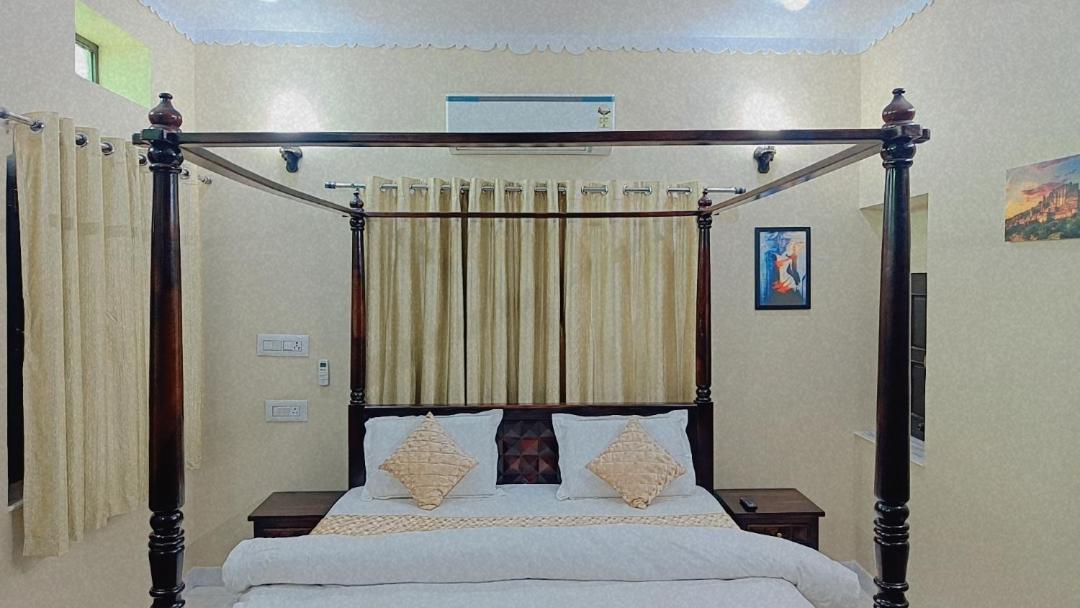 Lavish Hotel