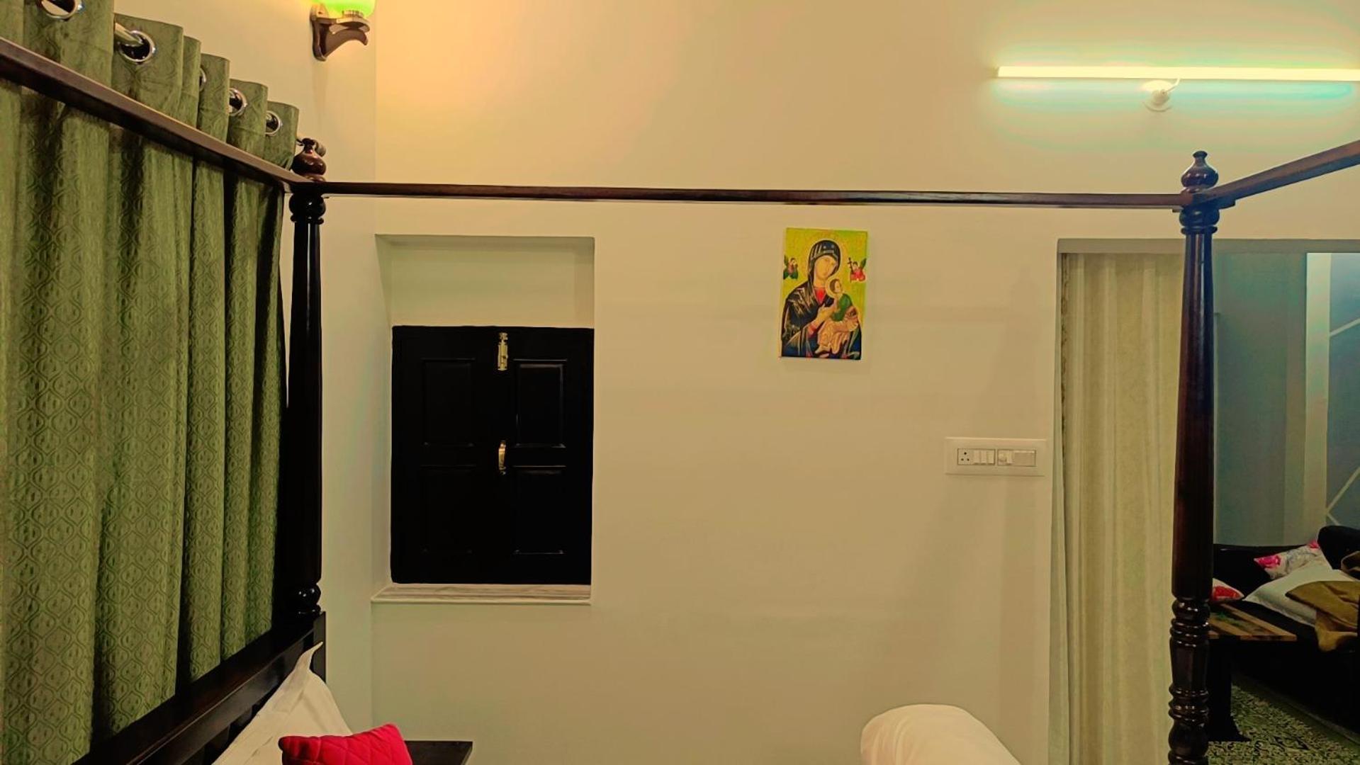 Lavish Hotel Jodhpur (Rajasthan)