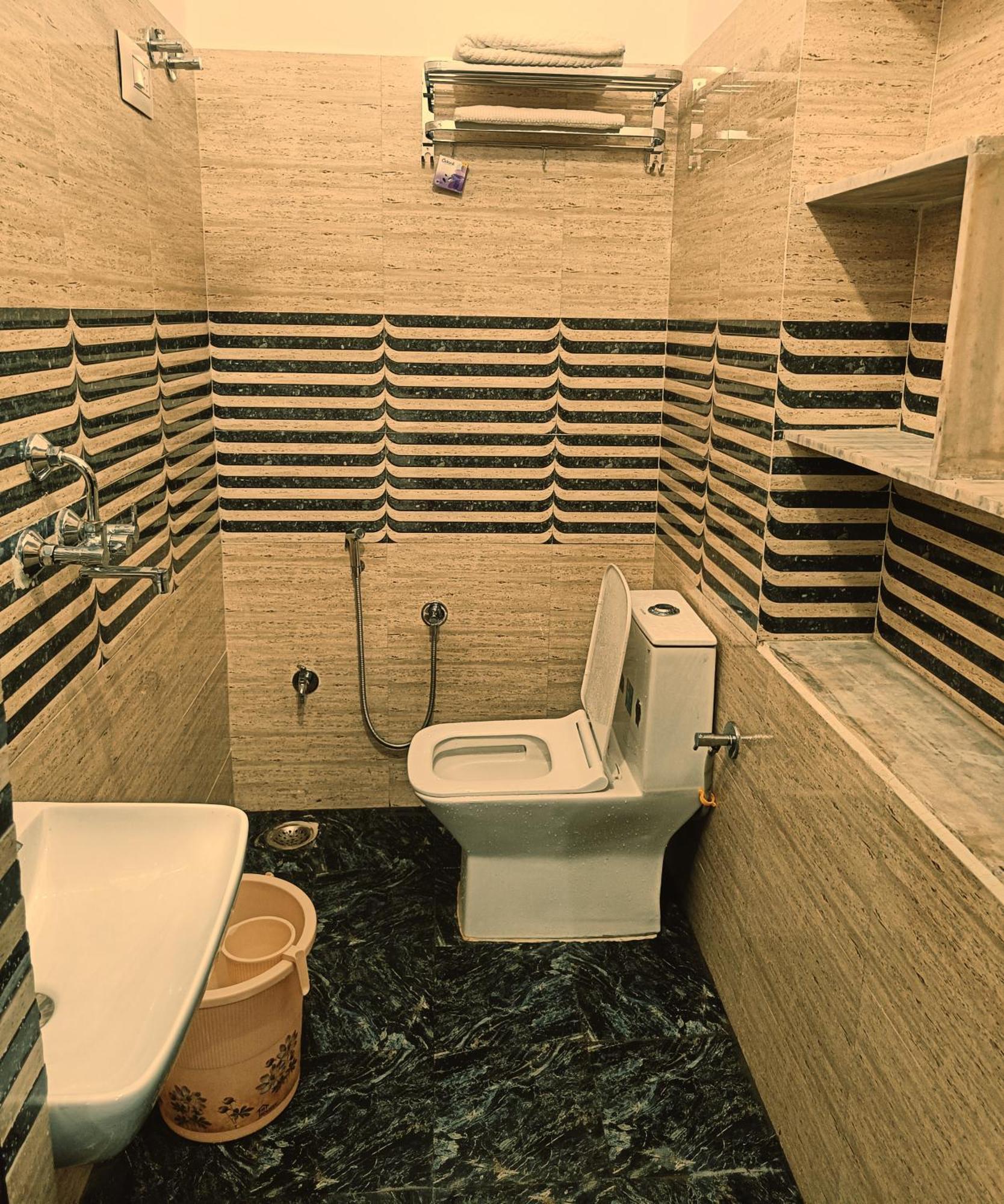 Lavish Hotel Jodhpur (Rajasthan)