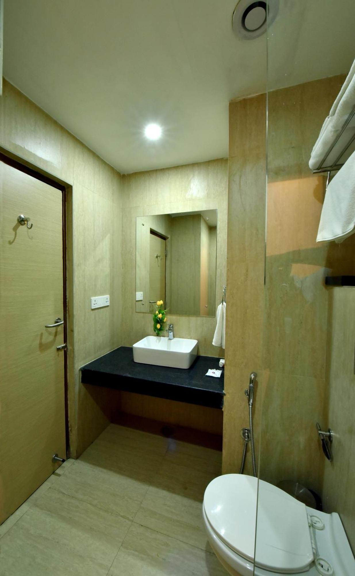 Cosmopolitan Hotel *