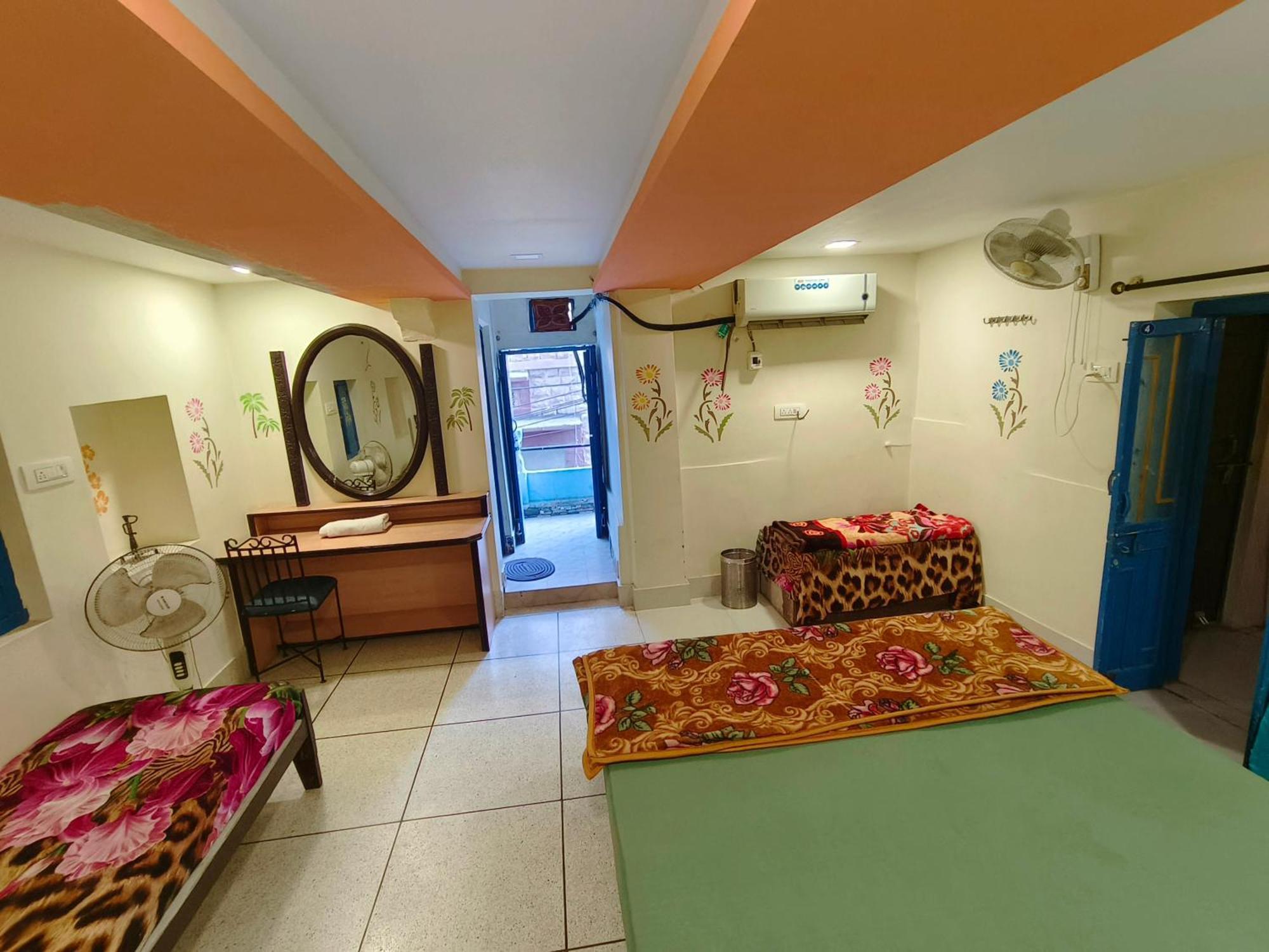 Shivam Hotel