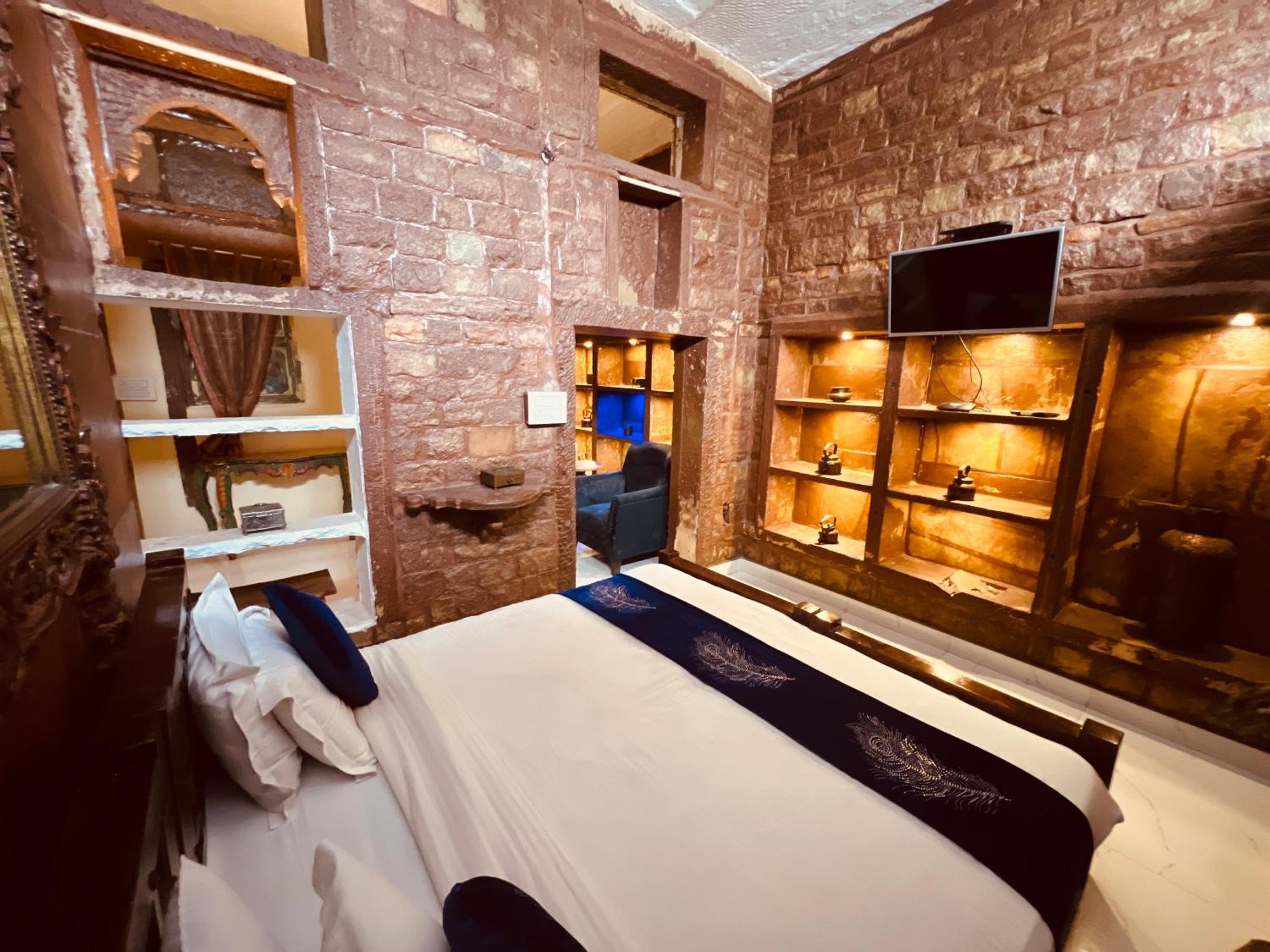 Jhankar Haveli Hotel 3*