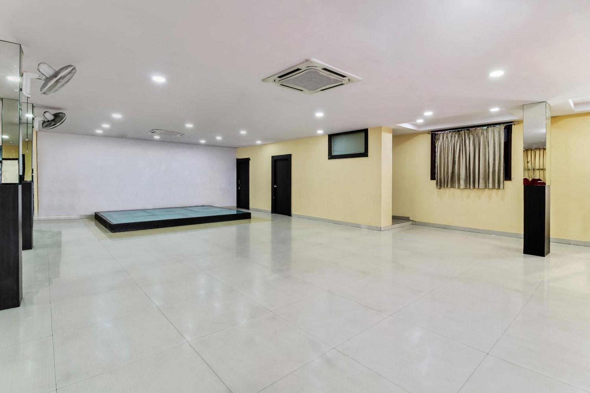 Hotel Collection O S B Excellency 4*
