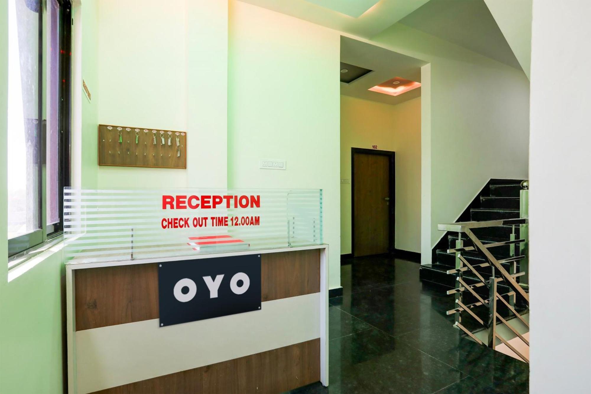 O Shivam And Restaurant Hotel