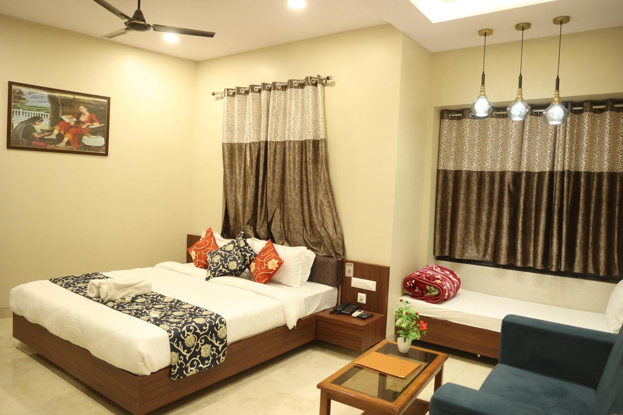 Shiv Hari Heritage Hotel