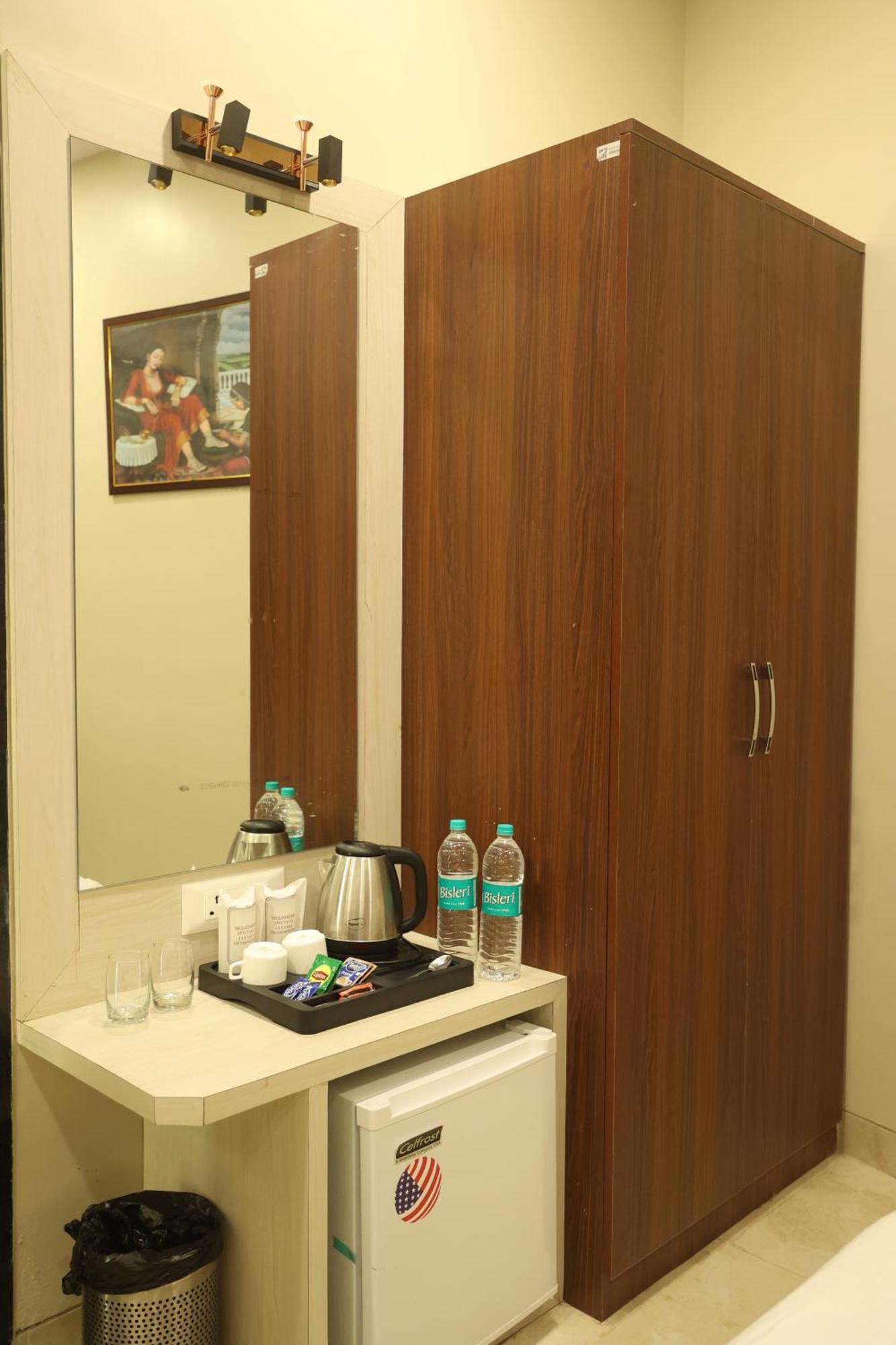Shiv Hari Heritage Hotel 4*