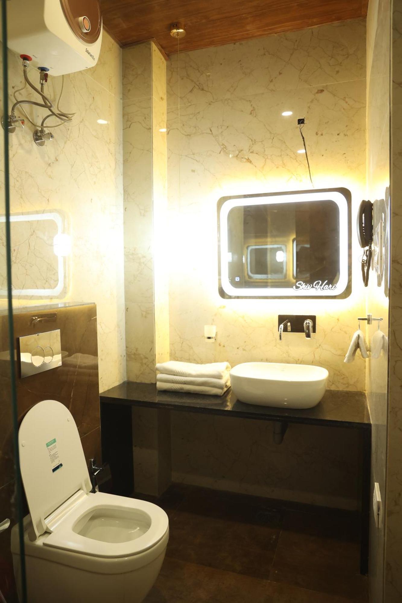 Shiv Hari Heritage Hotel 4*