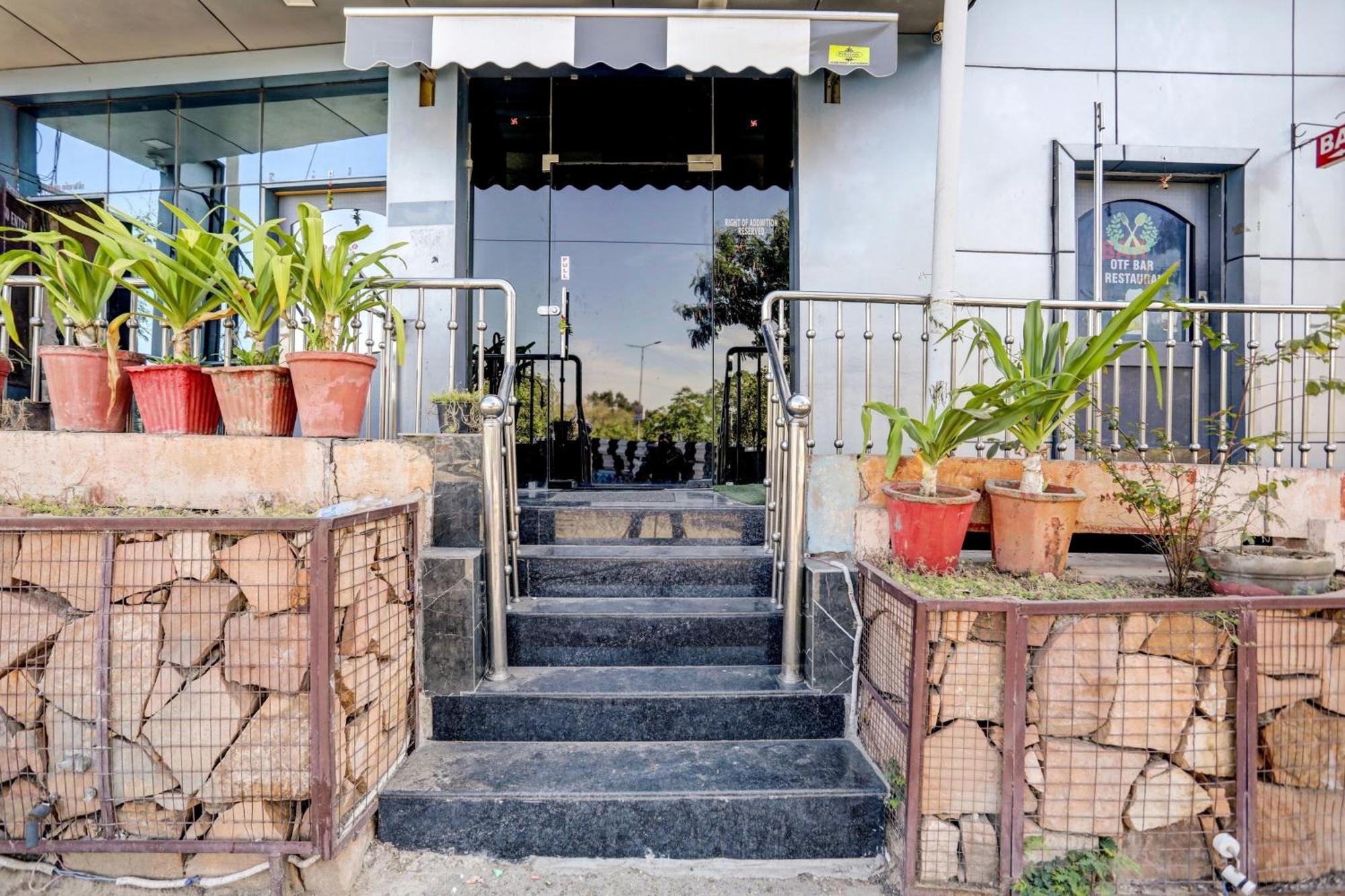 O Blue Barrel Hotel