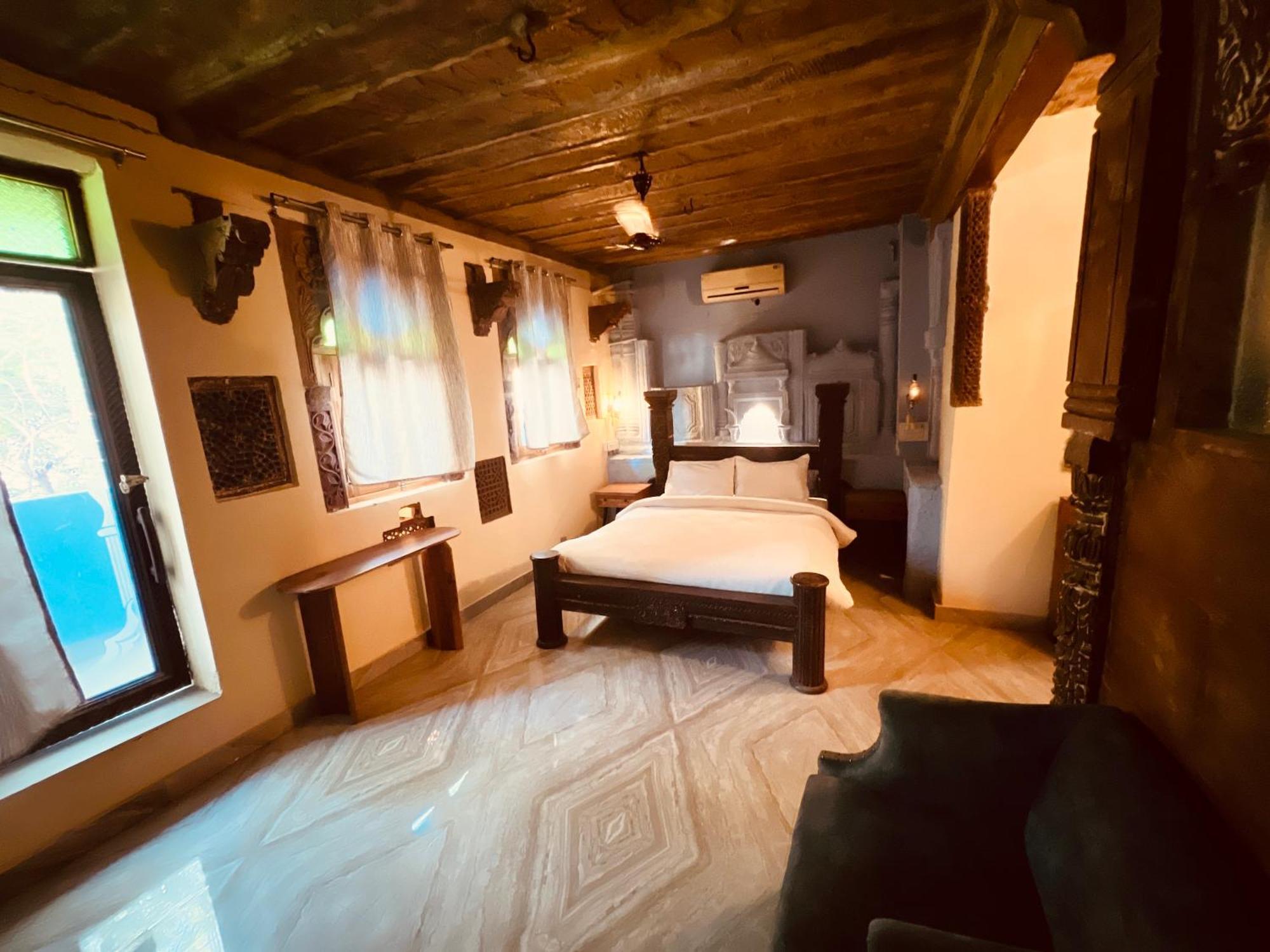Jhankar Haveli Hotel 3*