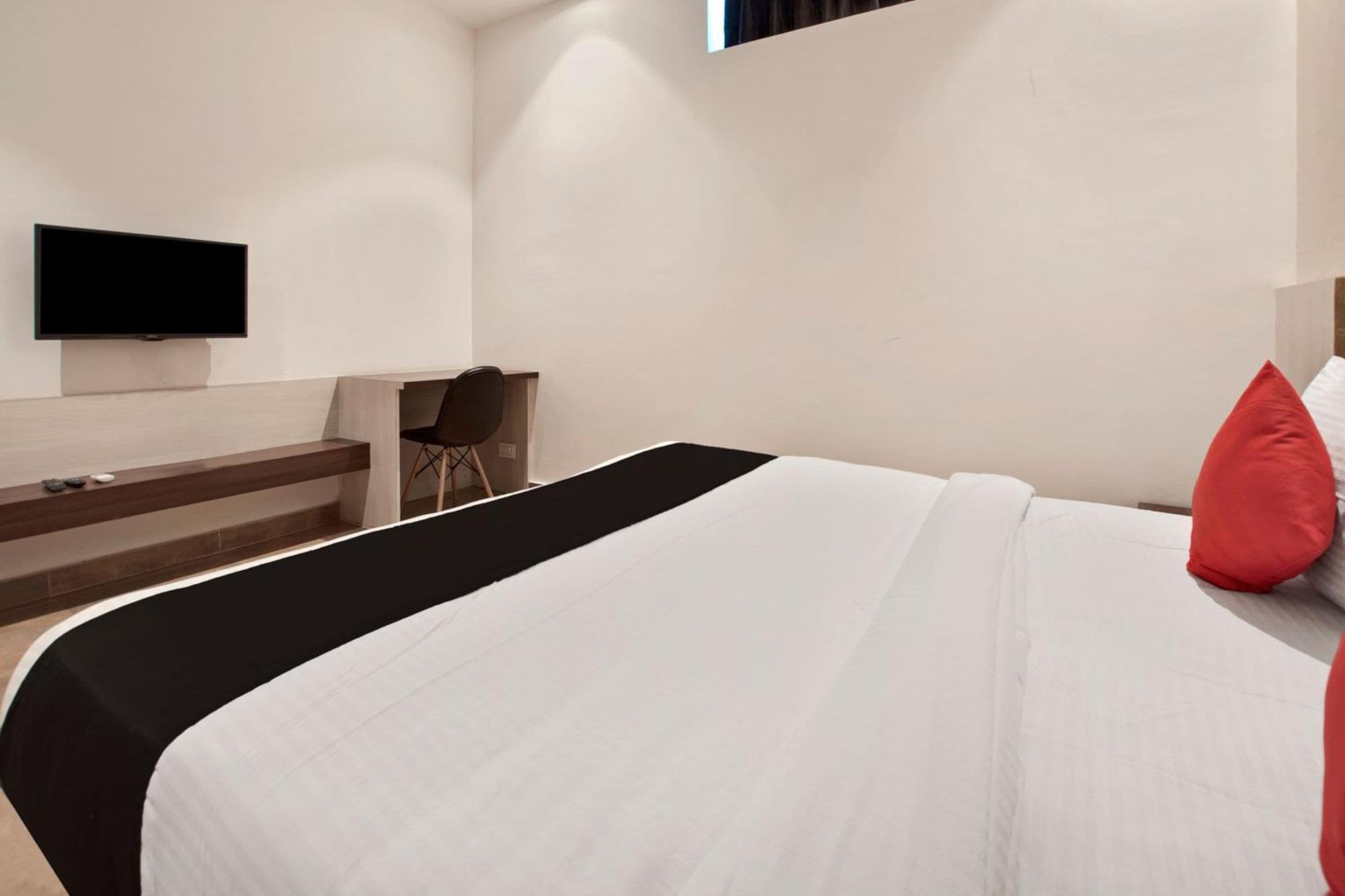 Collection O S B Excellency Hotel 4*