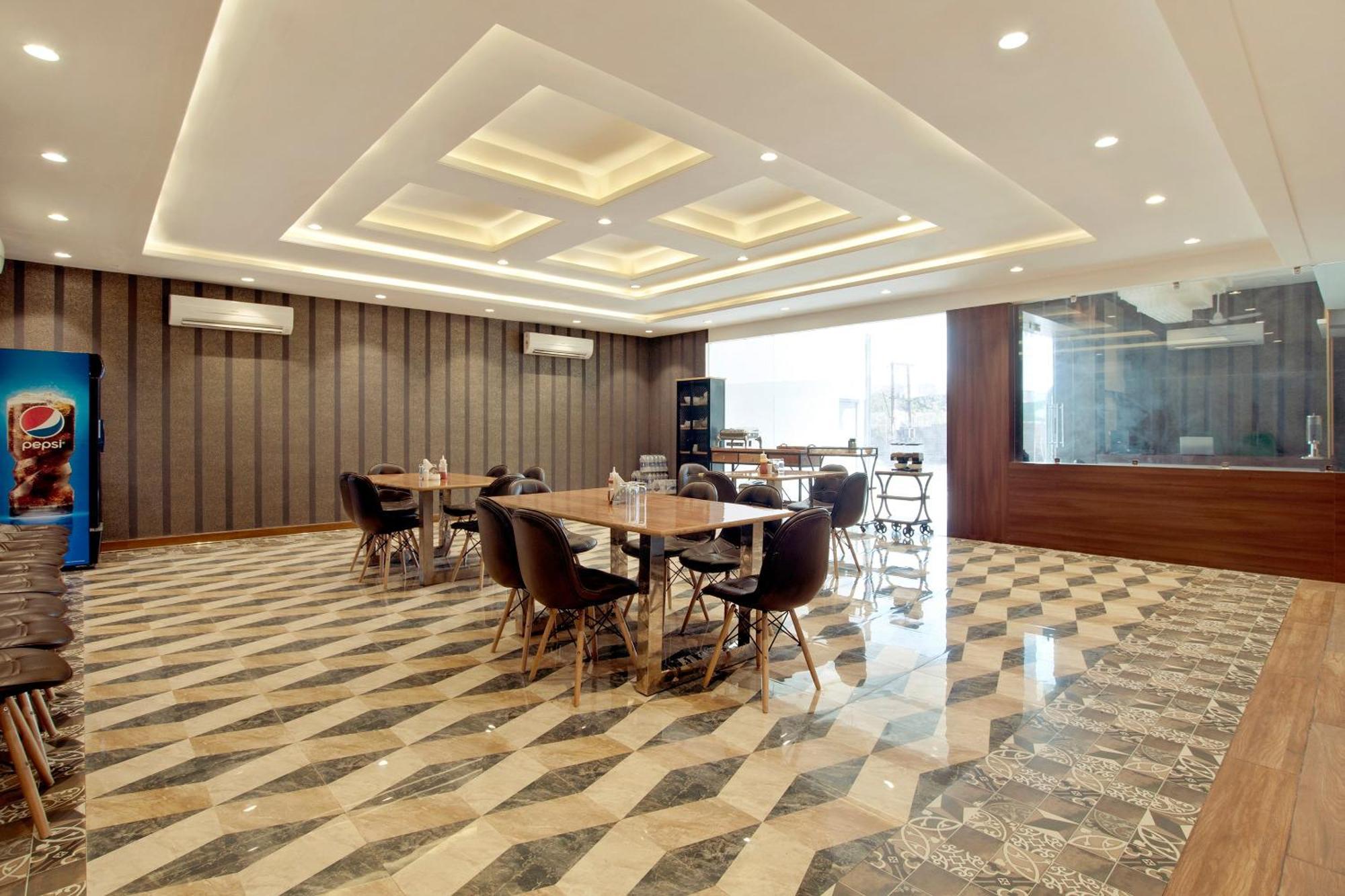 Collection O S B Excellency Hotel 4*