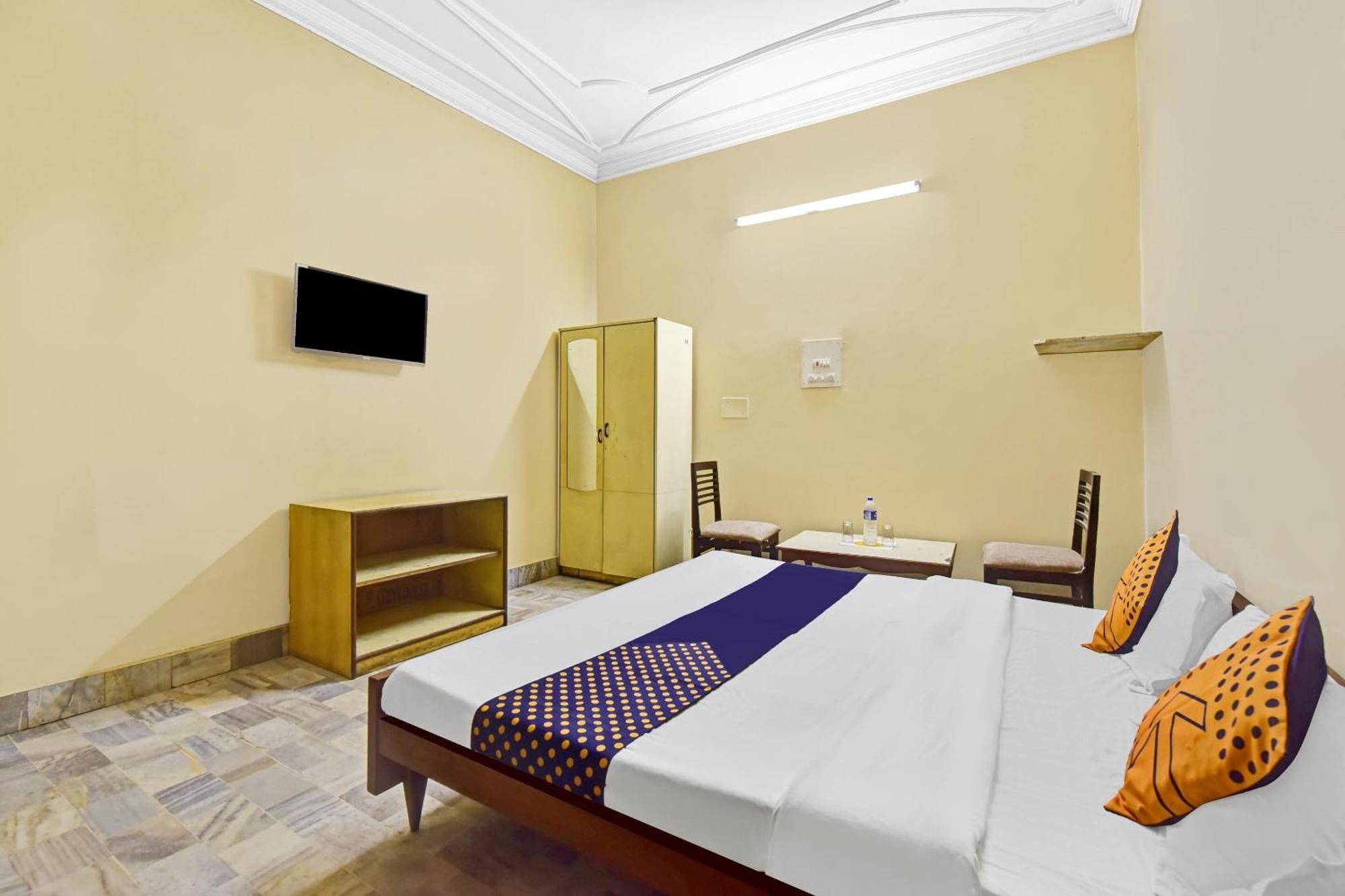 O Raj Hotel