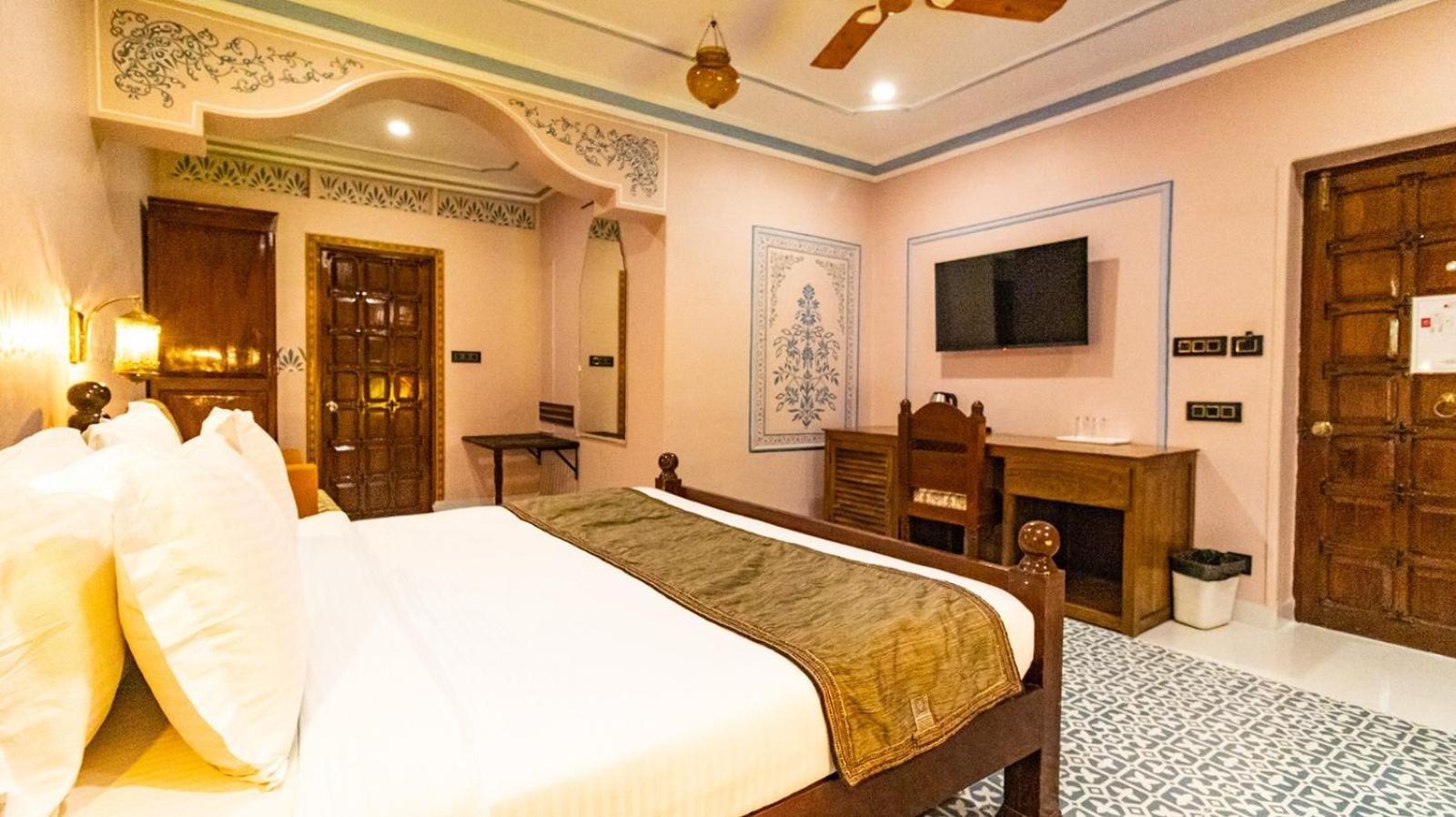 Nirali Dhani Hotel 3*