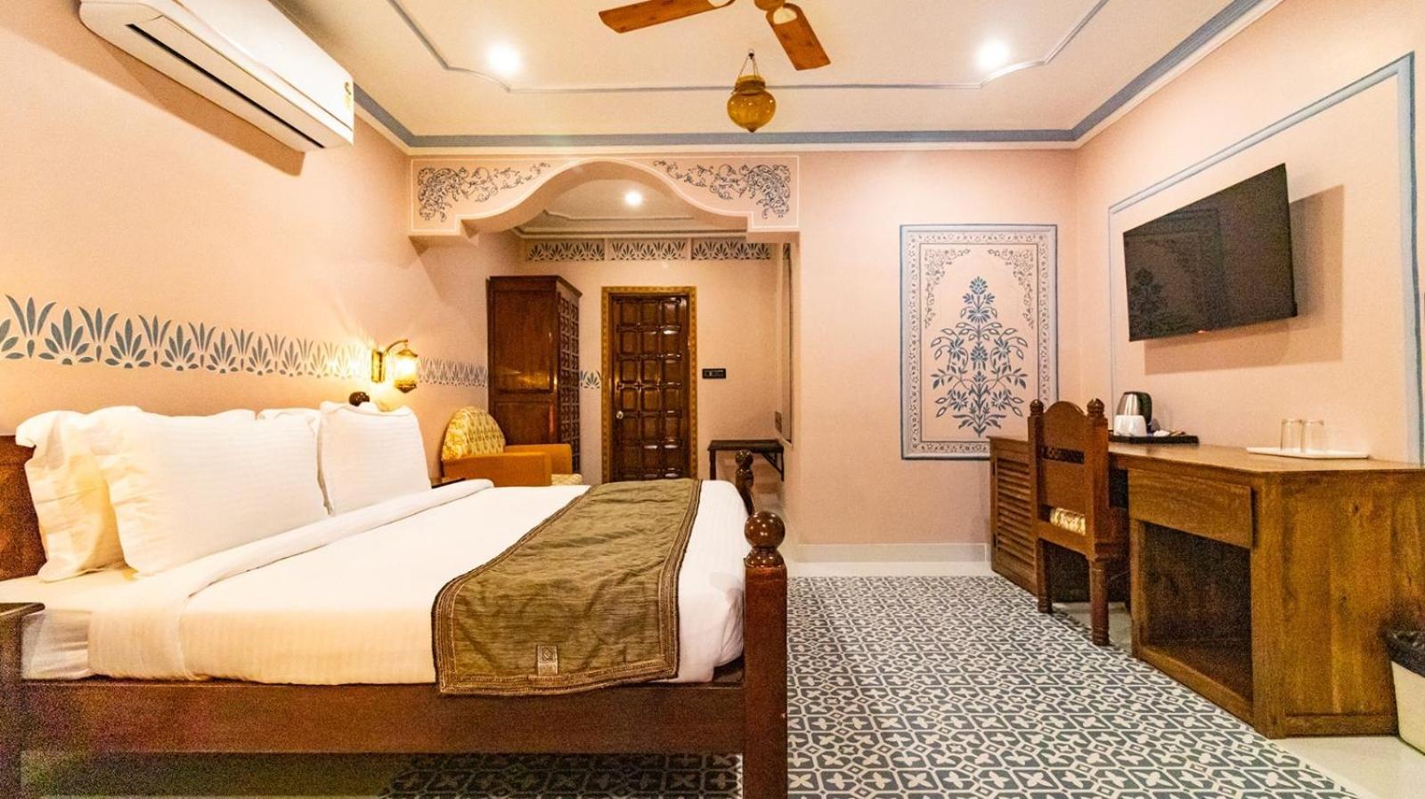 Hotel Nirali Dhani