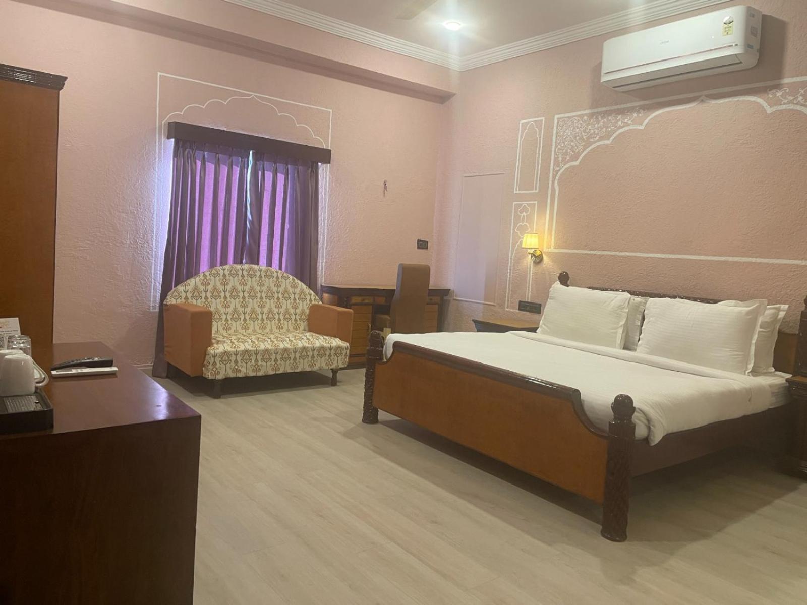 Hotel Nirali Dhani