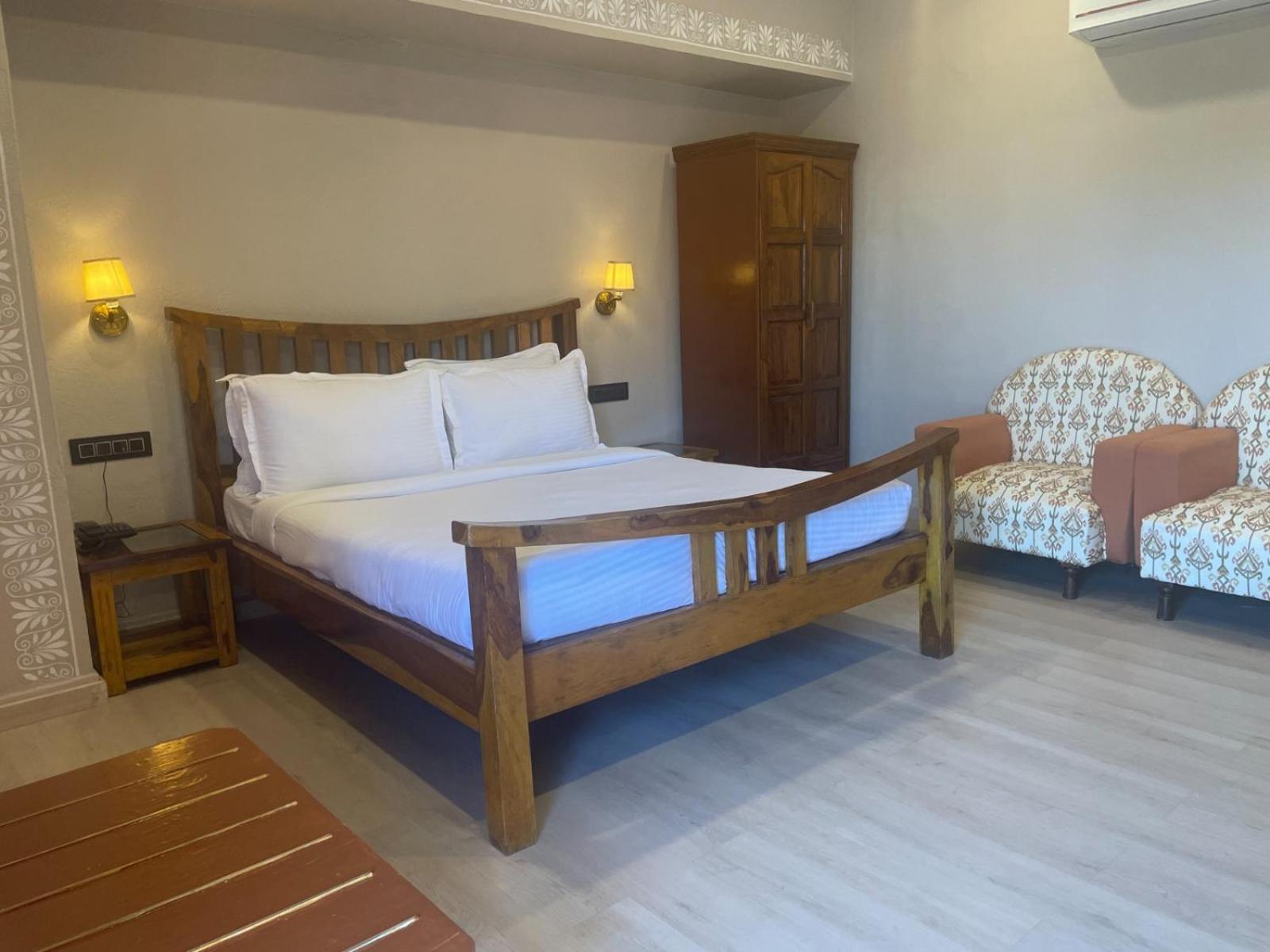 Hotel Nirali Dhani