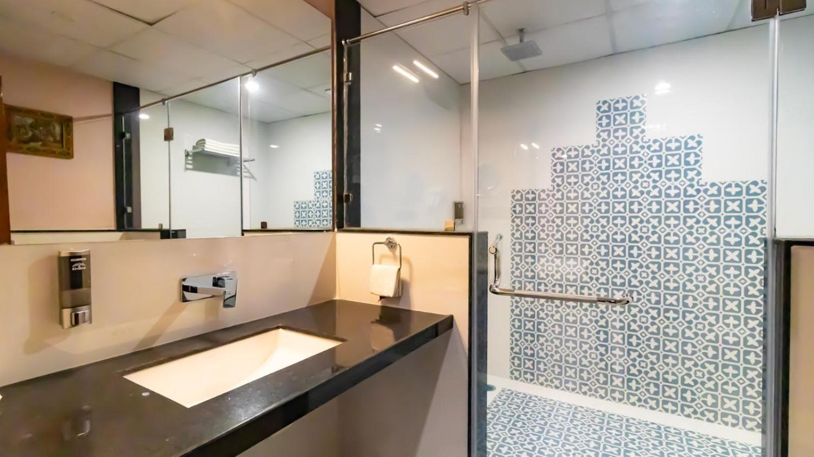 Hotel Nirali Dhani 3*