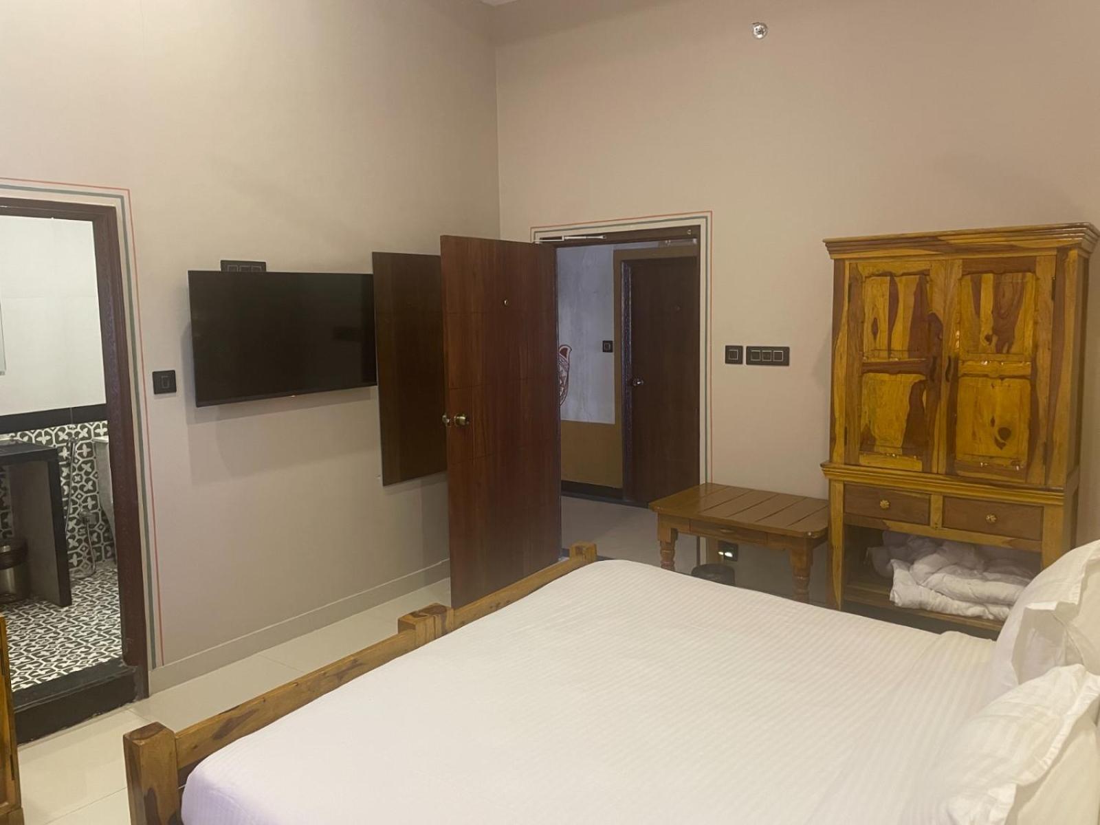 Nirali Dhani Hotel