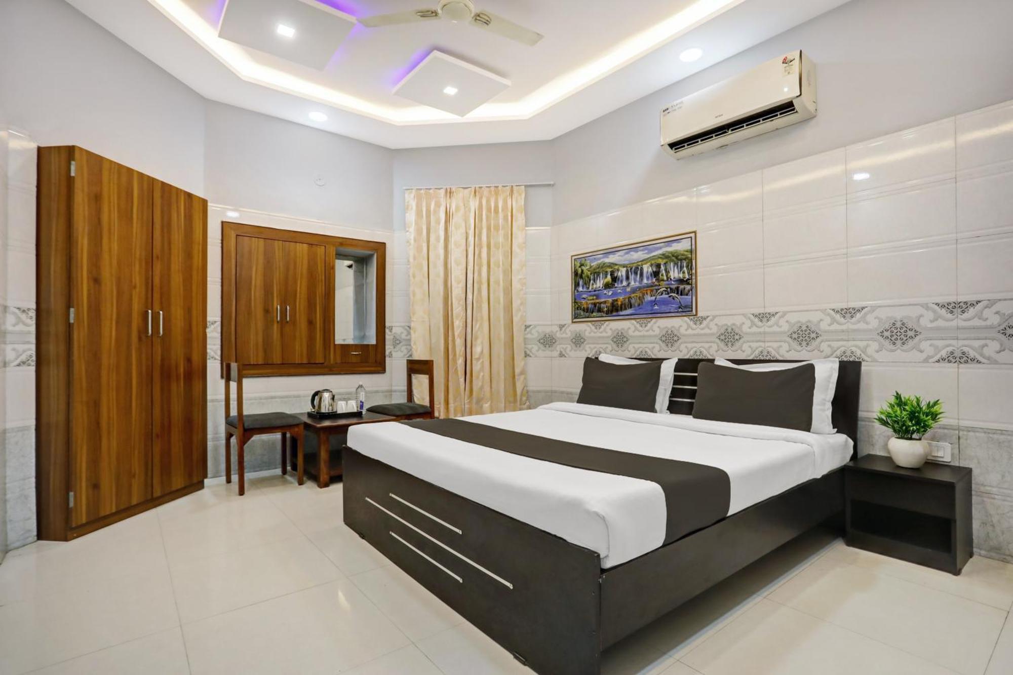 Hotel Collection O Ravidarshan Jodhpur (Rajasthan)
