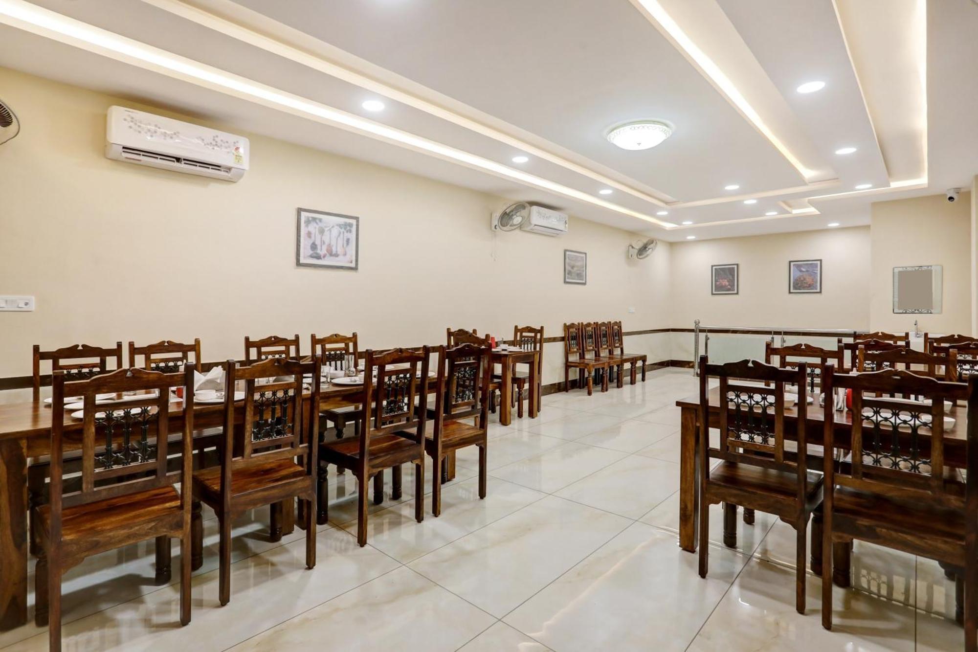 Collection O Ravidarshan Hotel