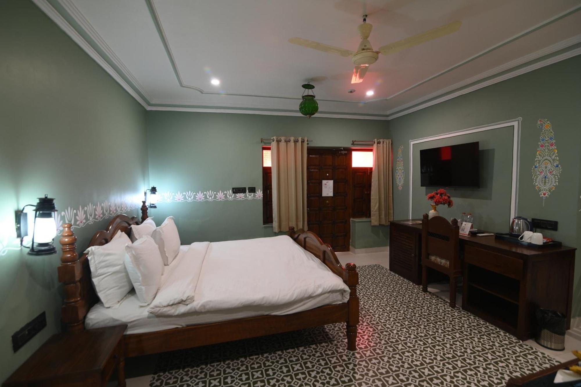 Nirali Dhani Hotel
