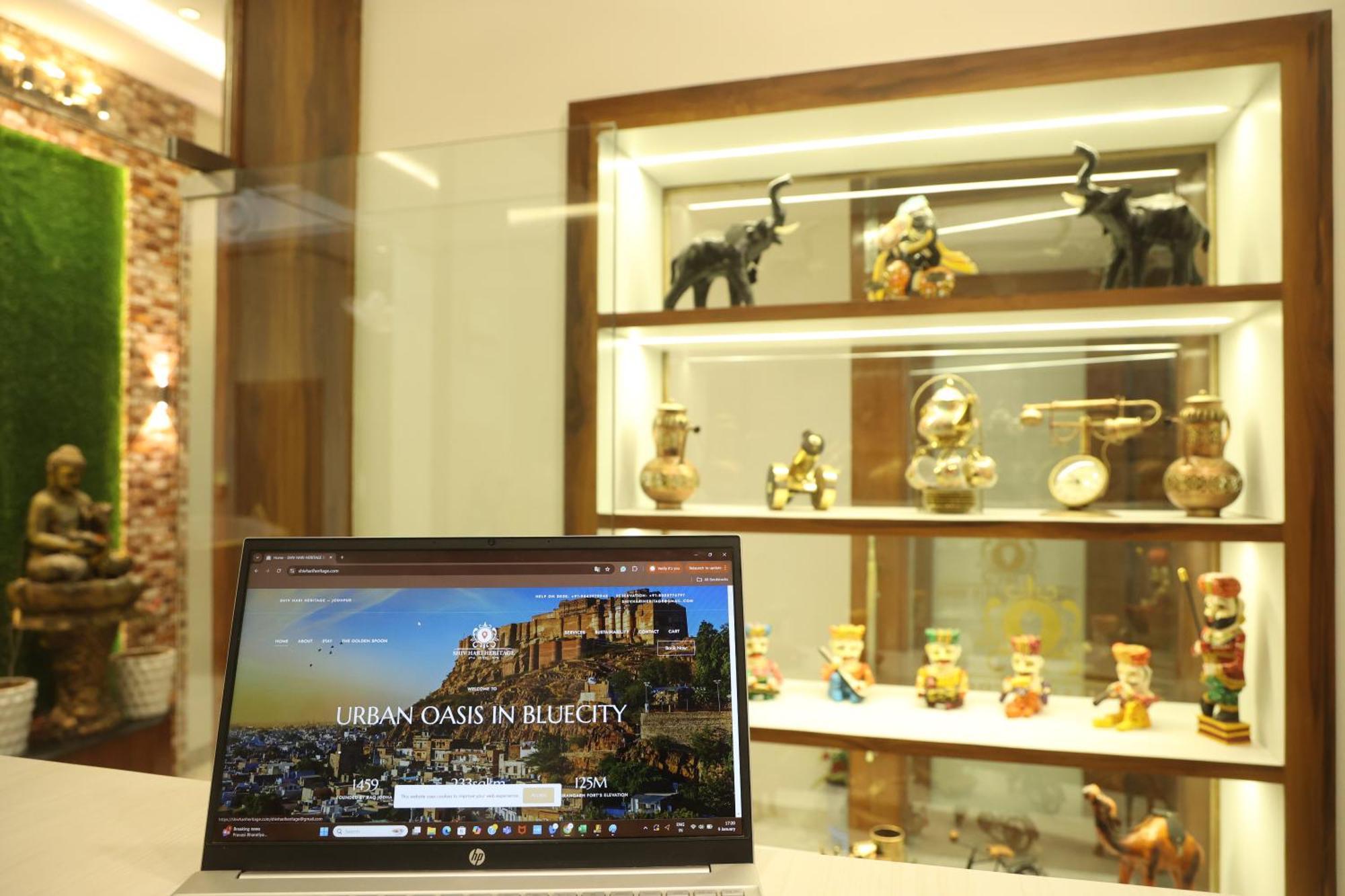 Shiv Hari Heritage Hotel