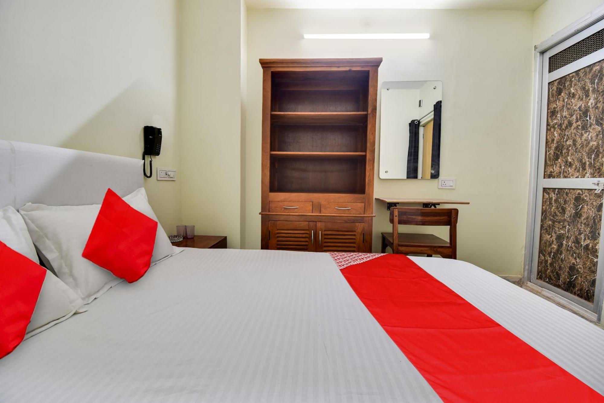O Azad Hotel 4*