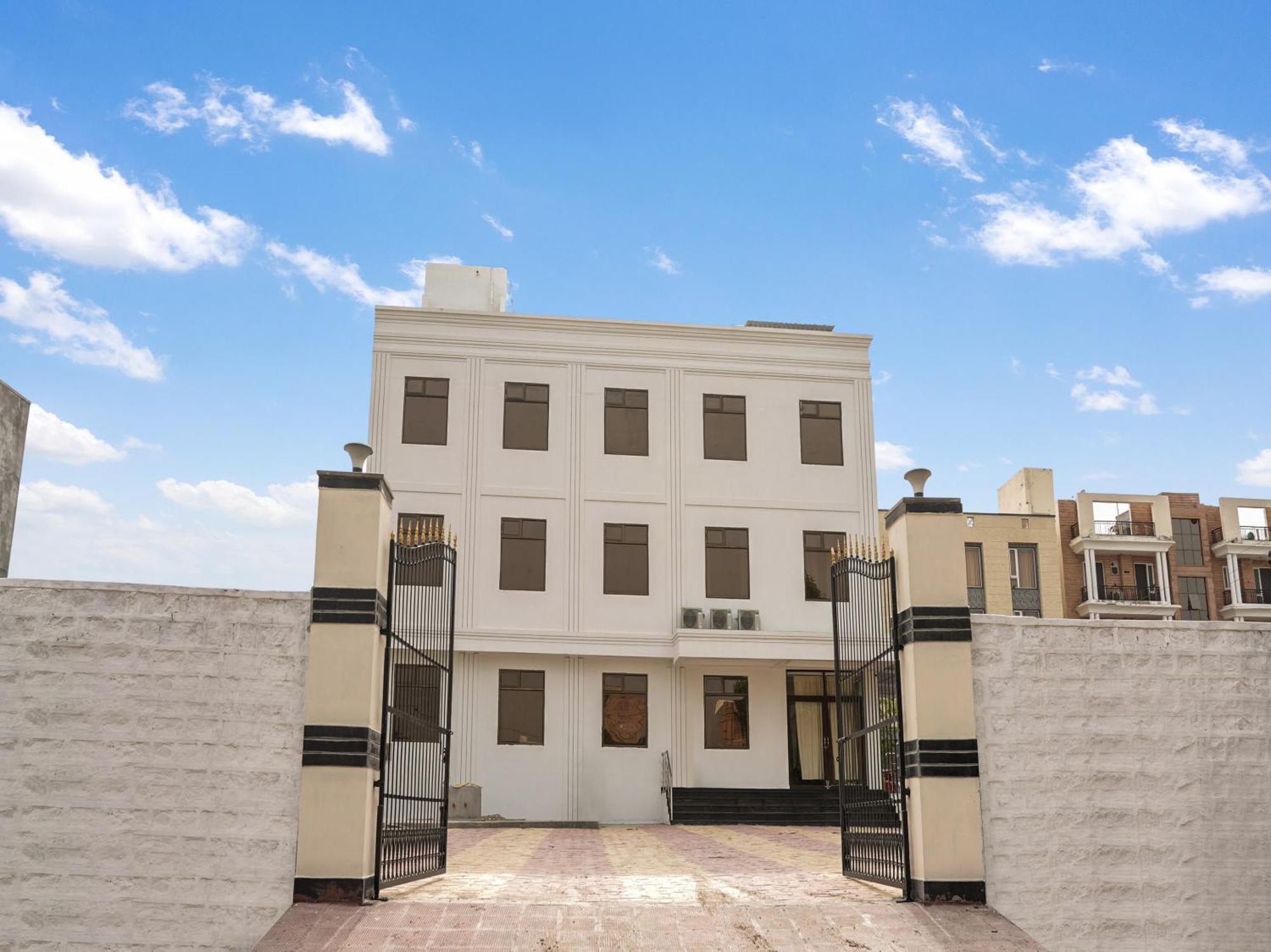 O Nirmala Palace Hotel