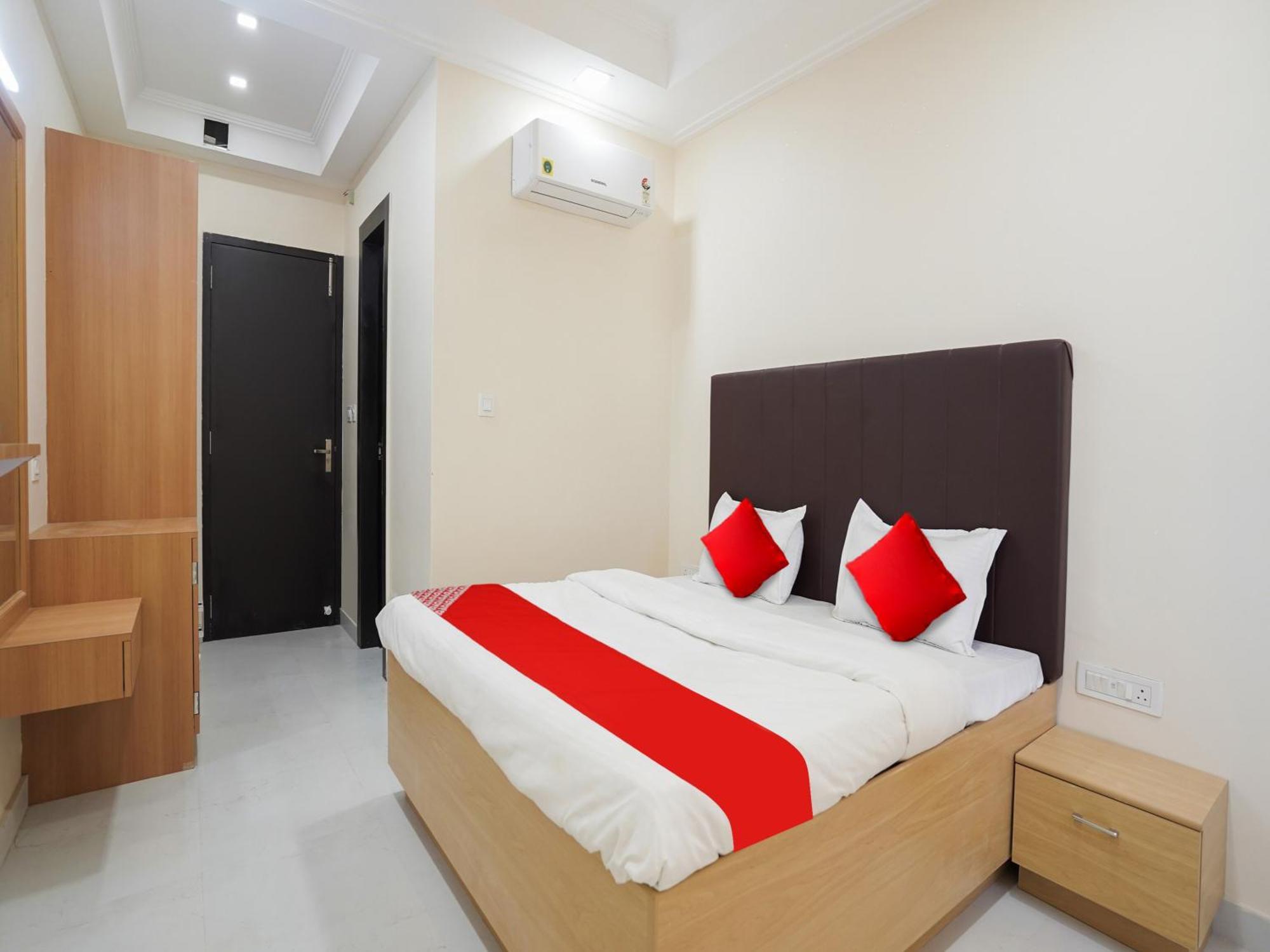 O Nirmala Palace Hotel 3*