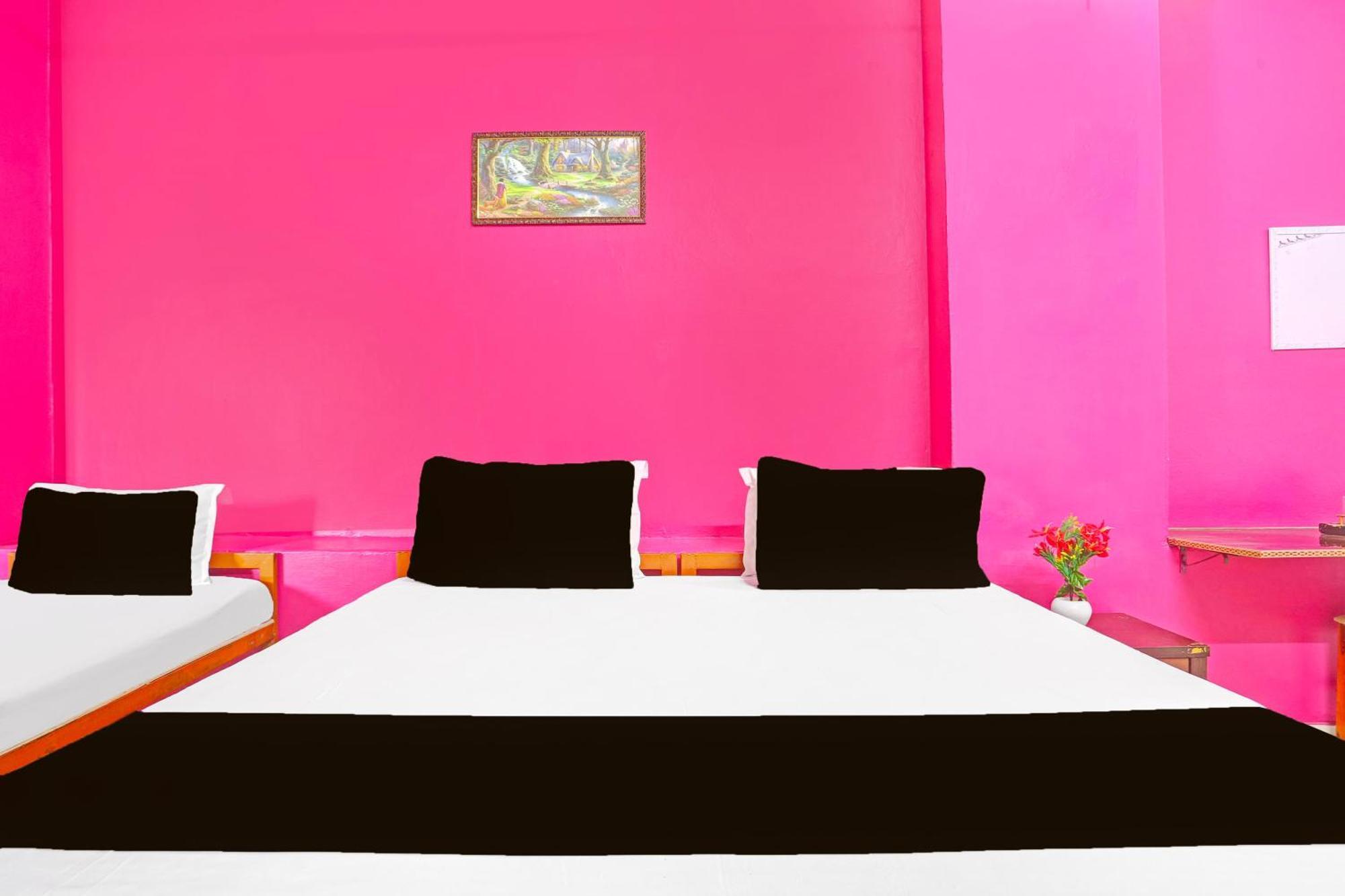 Hotel O Poonam 3*