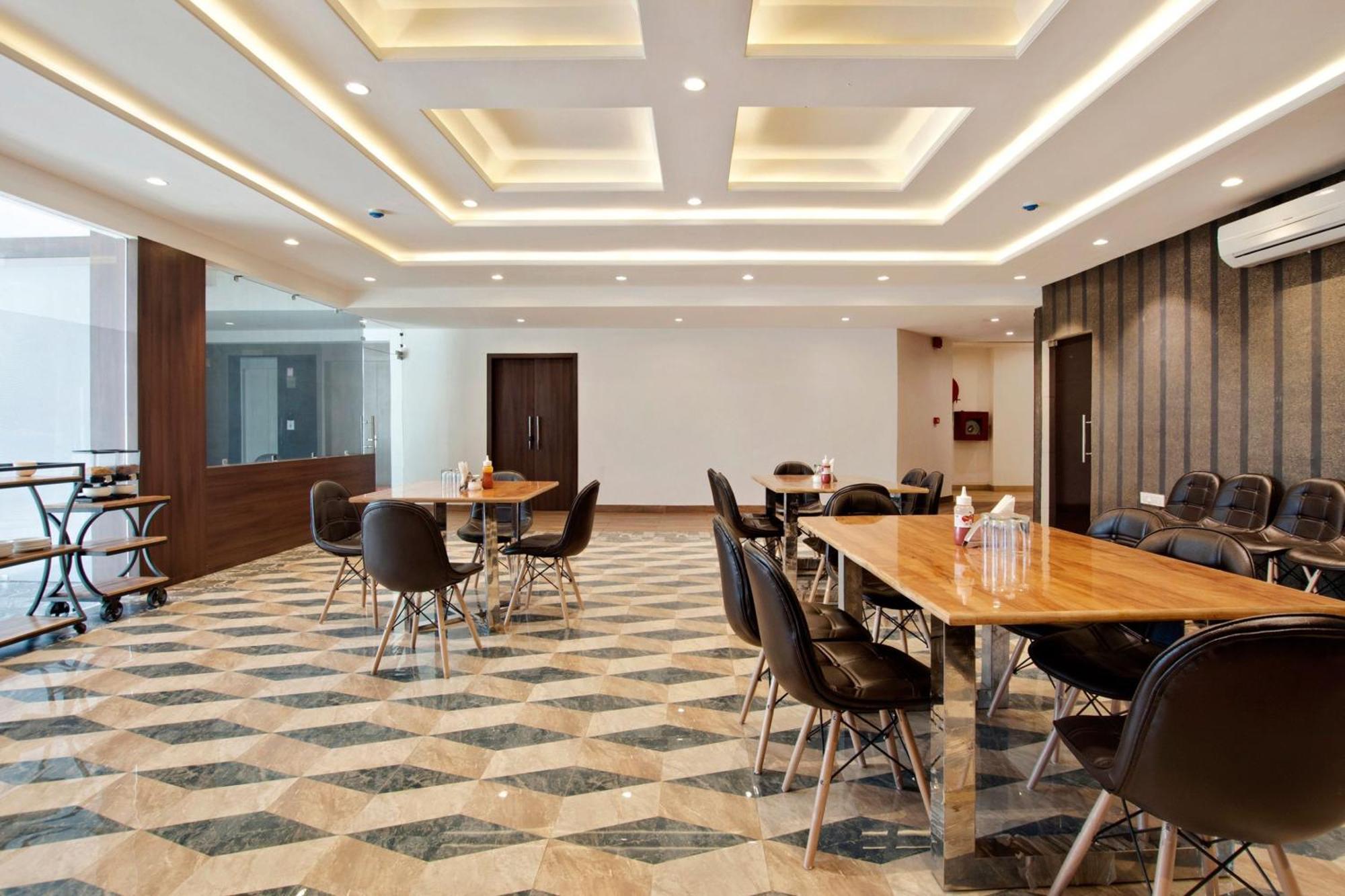 Hotel Collection O S B Excellency 4*
