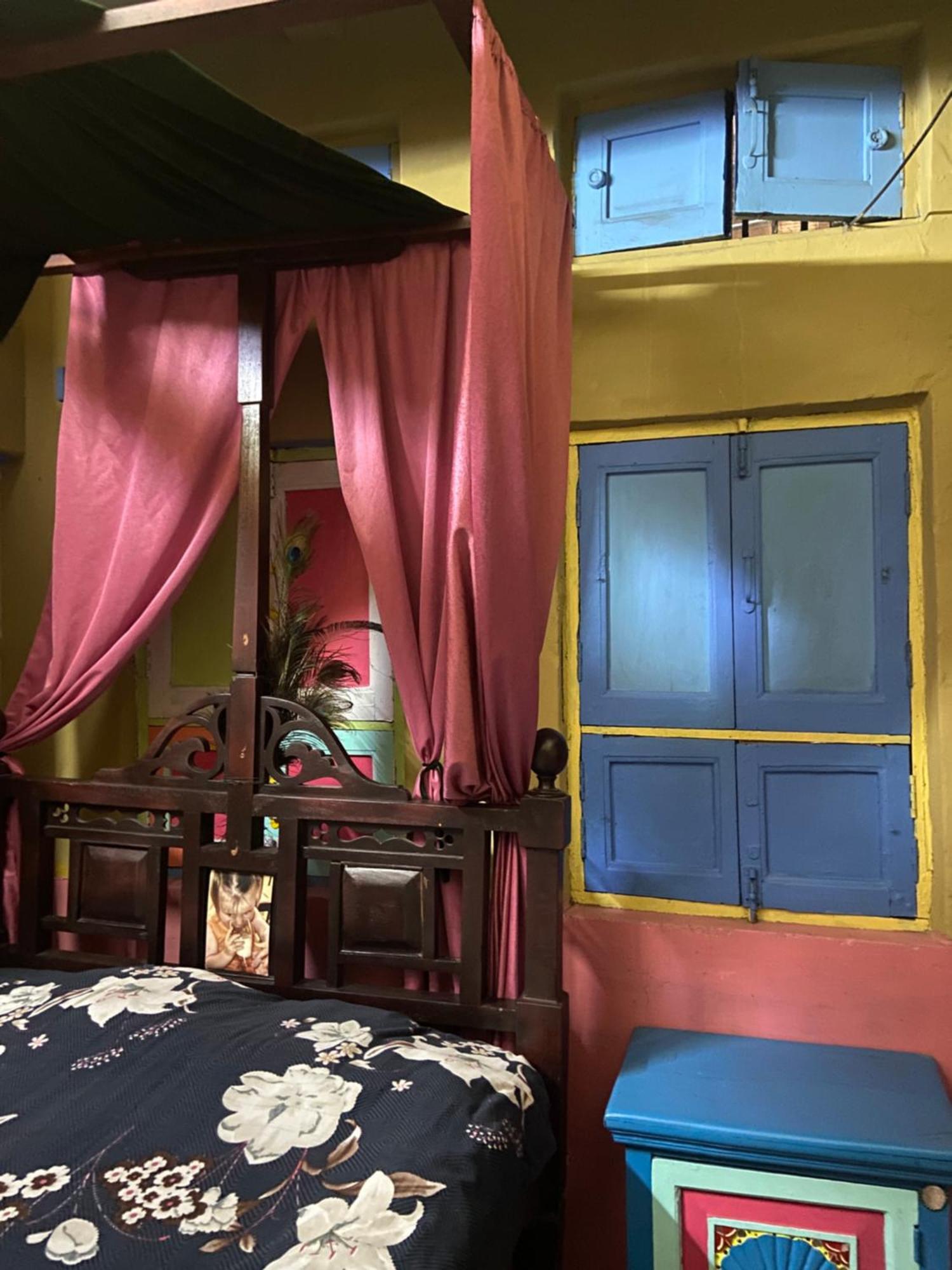 Bob Hostel