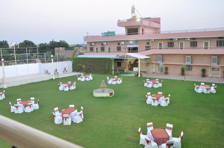 Resort Shivam Palace &