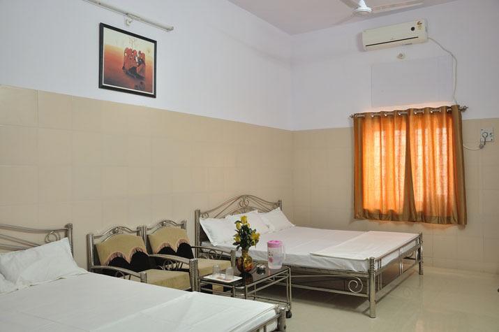 Shivam Palace & Resort 3*