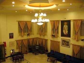 Hotel Rajputana Palace 3*