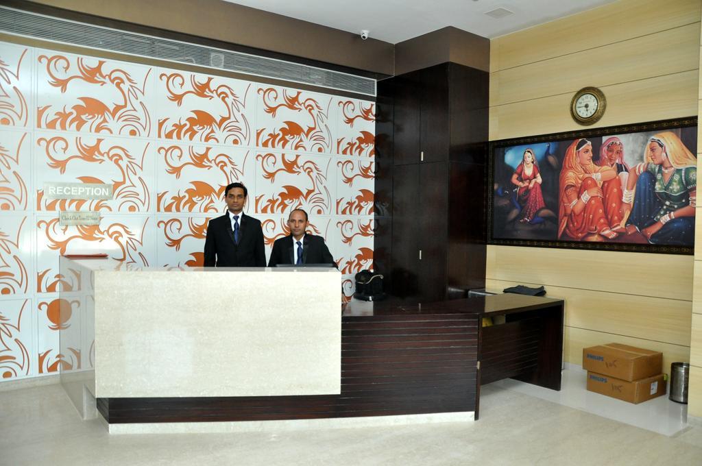 Chandra Imperial Hotel 3*