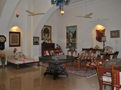 Kishore Bagh Palace 3*