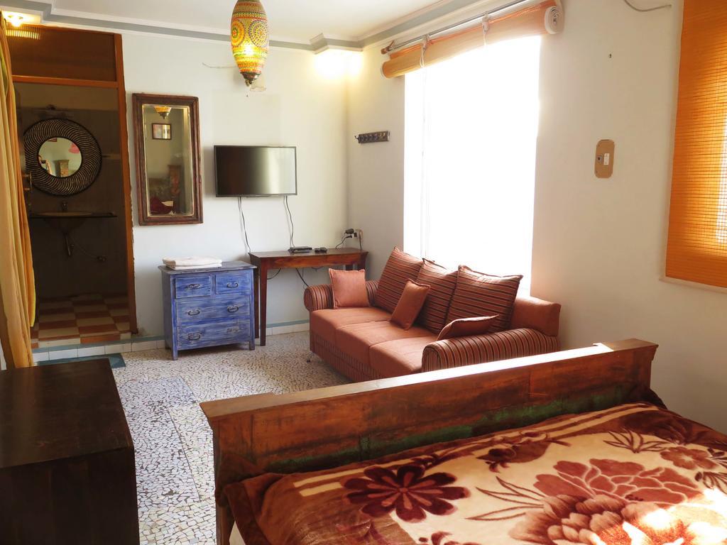 Yogis Guest house 3*