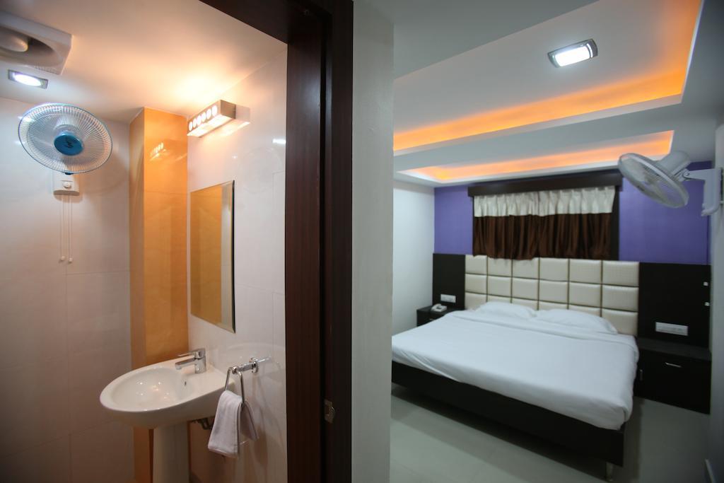 Hotel Jain Excellency 2*