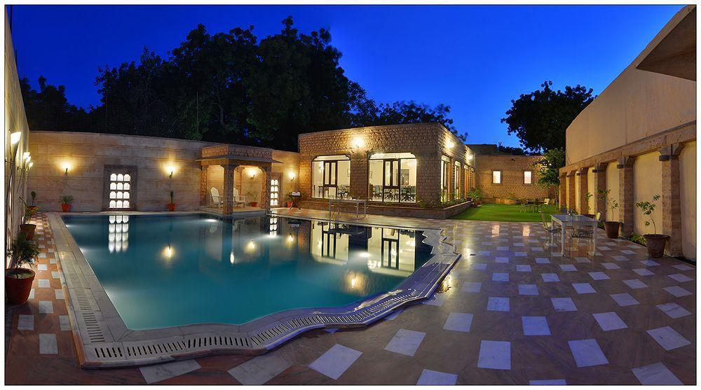 Madho Hotel