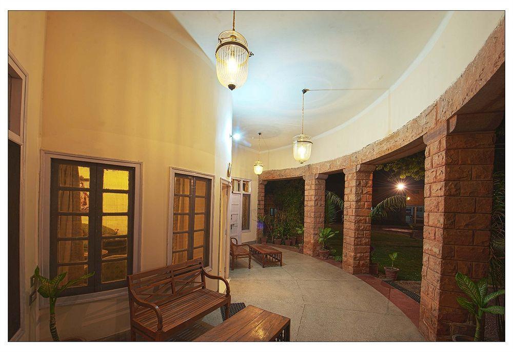 Madho Hotel 3*