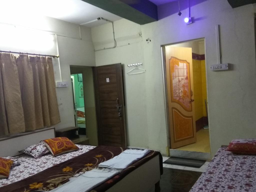 Shivam Hotel