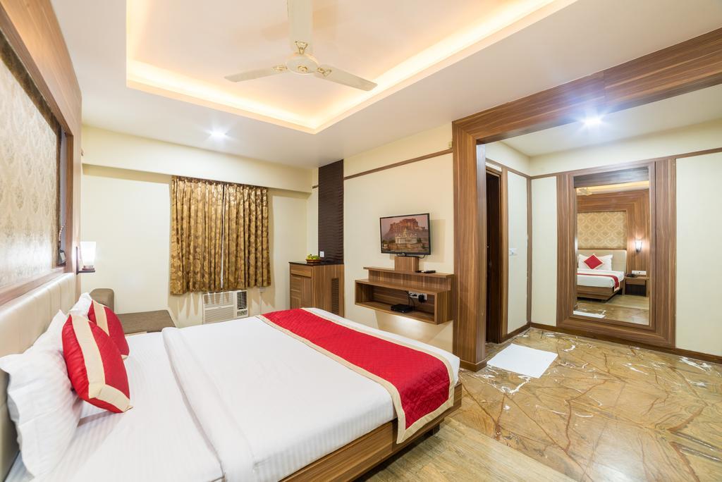 Hotel The J.s. Regency