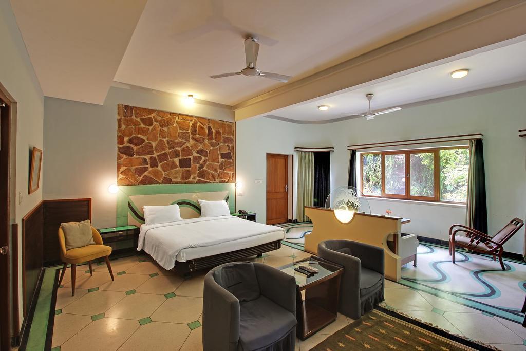 Season Hotel 4*