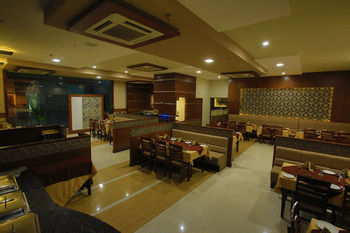 Paras Hotel 3*