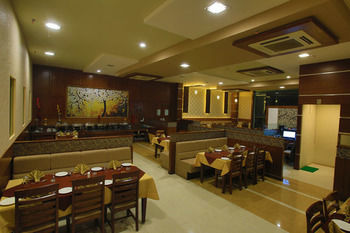 Hotel Paras