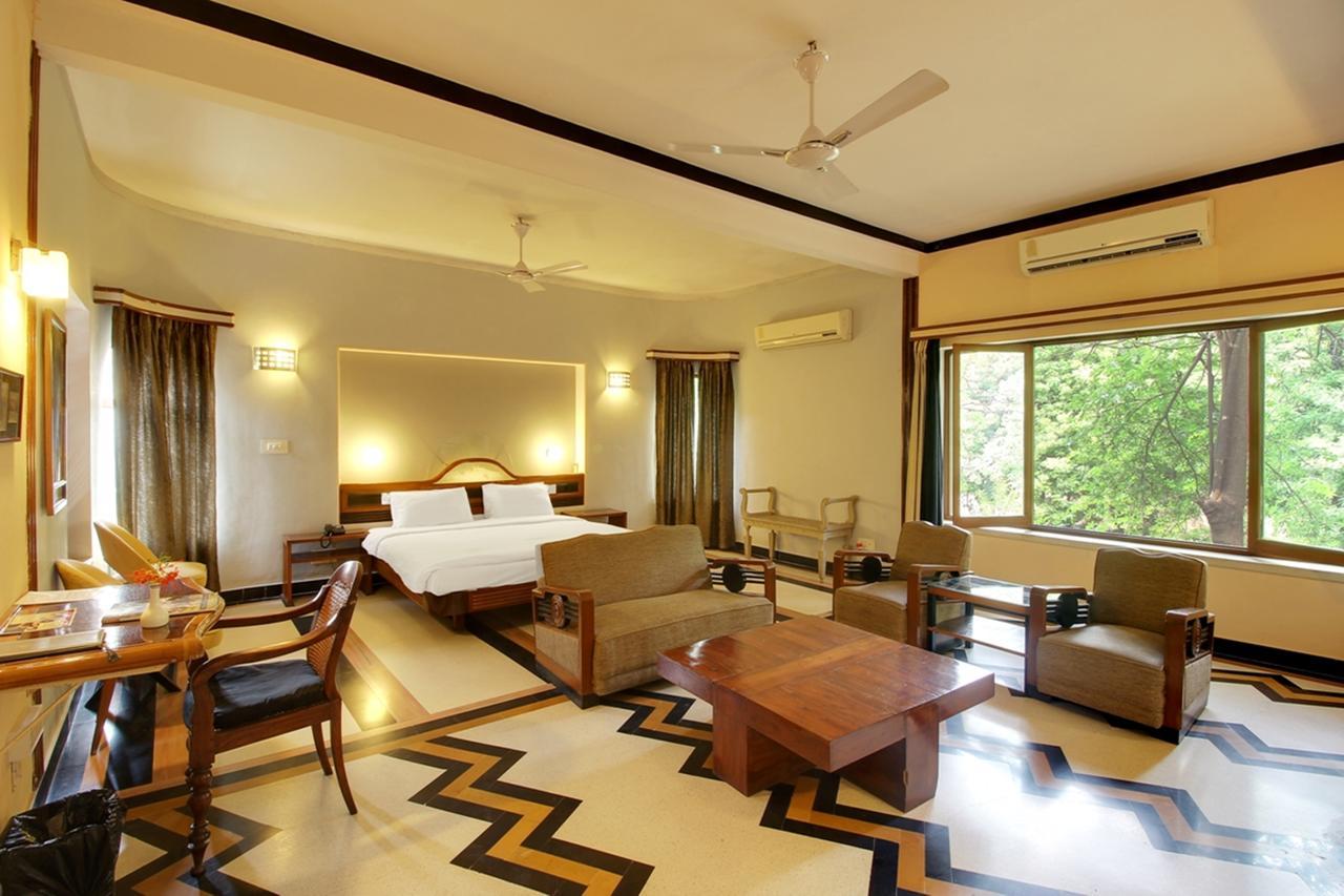 Season Hotel 4*